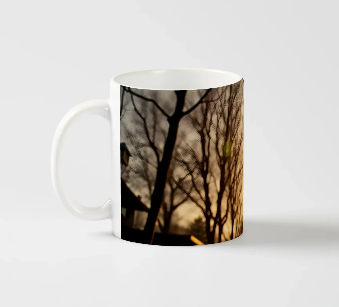 Zonsondergang werpt warm licht door bomen langs rustig pad keramische mok van DesignDoodle