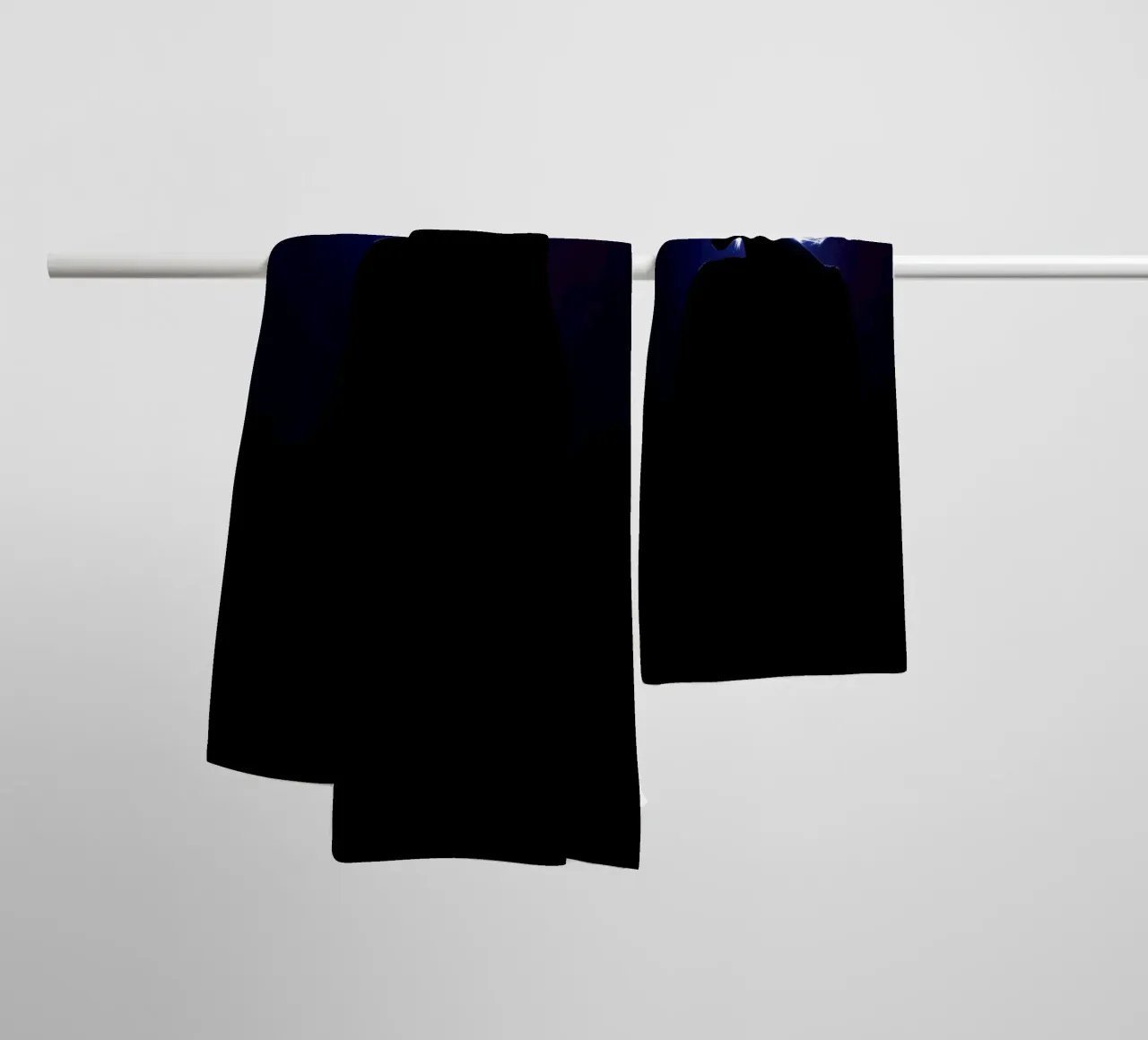 Silhouette eines Kindes vor einem dunklen Hintergrund beleuchtet Handtuch von DesignDoodle