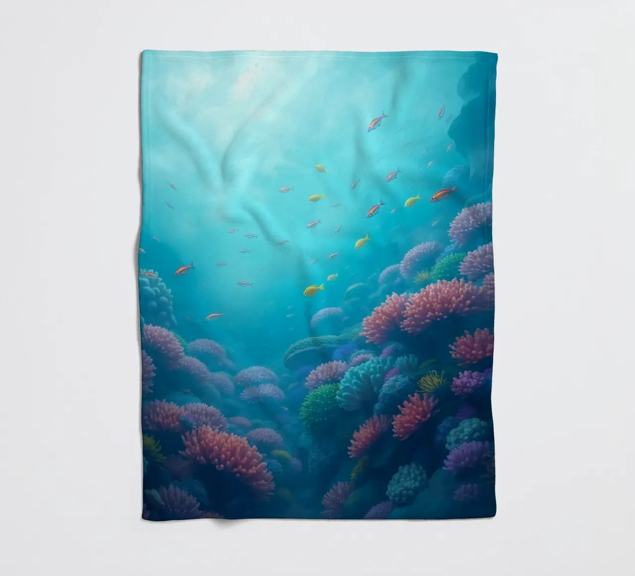 Lebendiges Unterwasser-Korallenriff voller bunter Fische in Fleecedecke von DesignDoodle