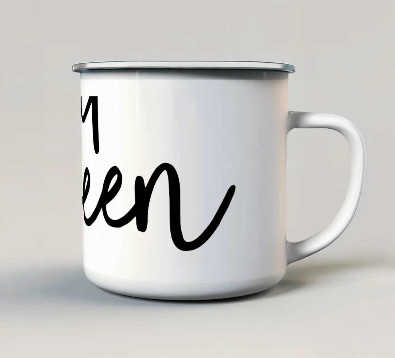 Design tipografico Nap Queen in bianco e nero monocromatico tazza in smalto da THE MOTIVATED TYPE