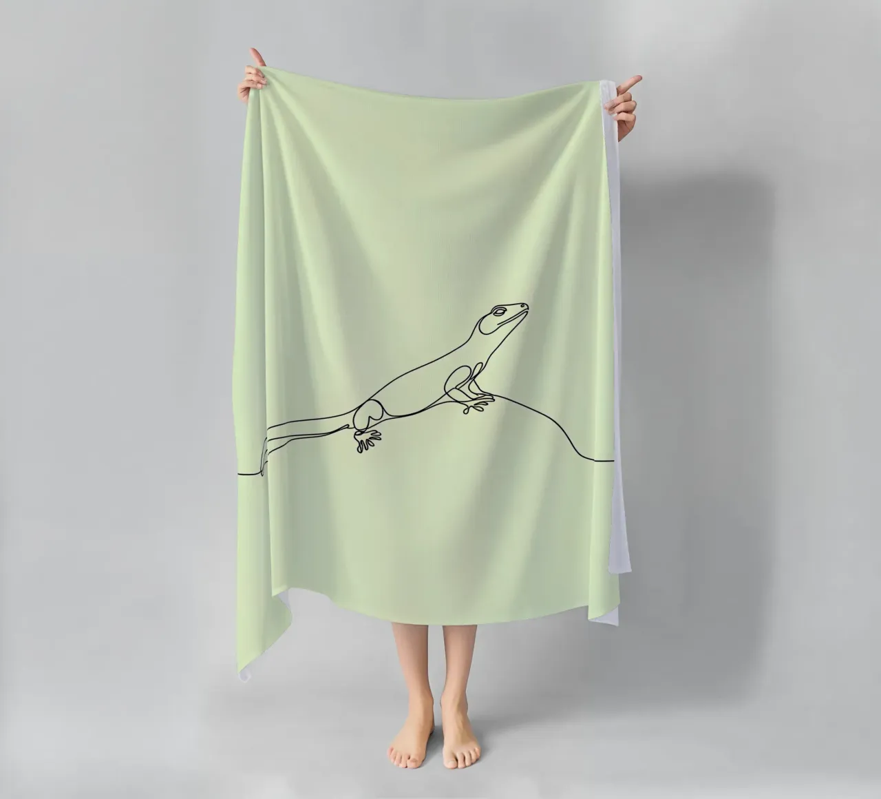Minimalist Line Drawing of a Gecko | Modern Abstract Art beach towel by Viv Line Art