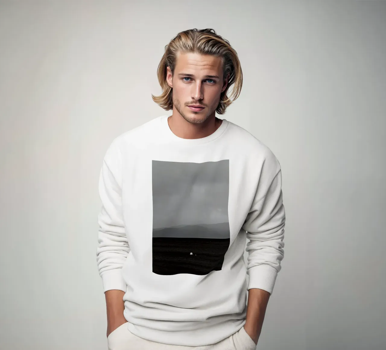 Solitude sweatshirt by Nur Mut