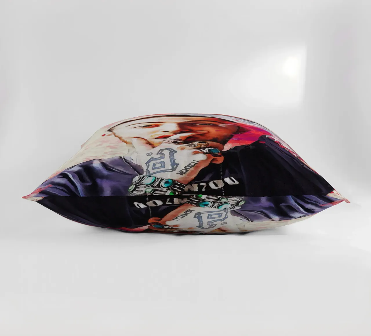 Macchia di ritratto Mac Miller cuscino da Gunawan Rb