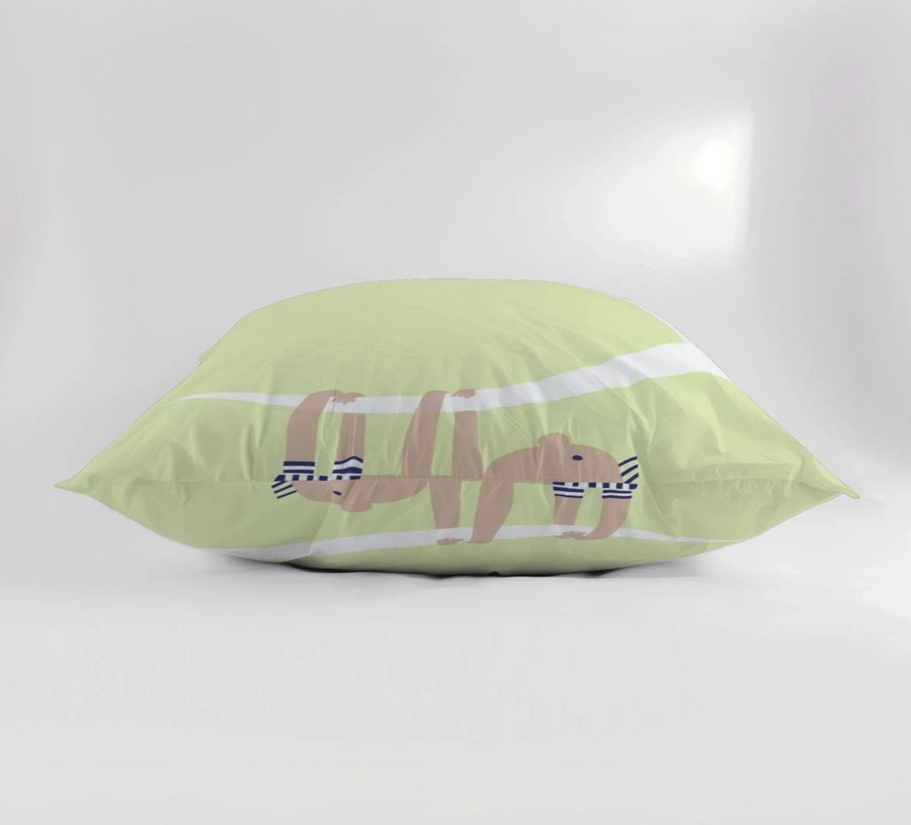 Baby on the Moon coussin de Monika Aichele