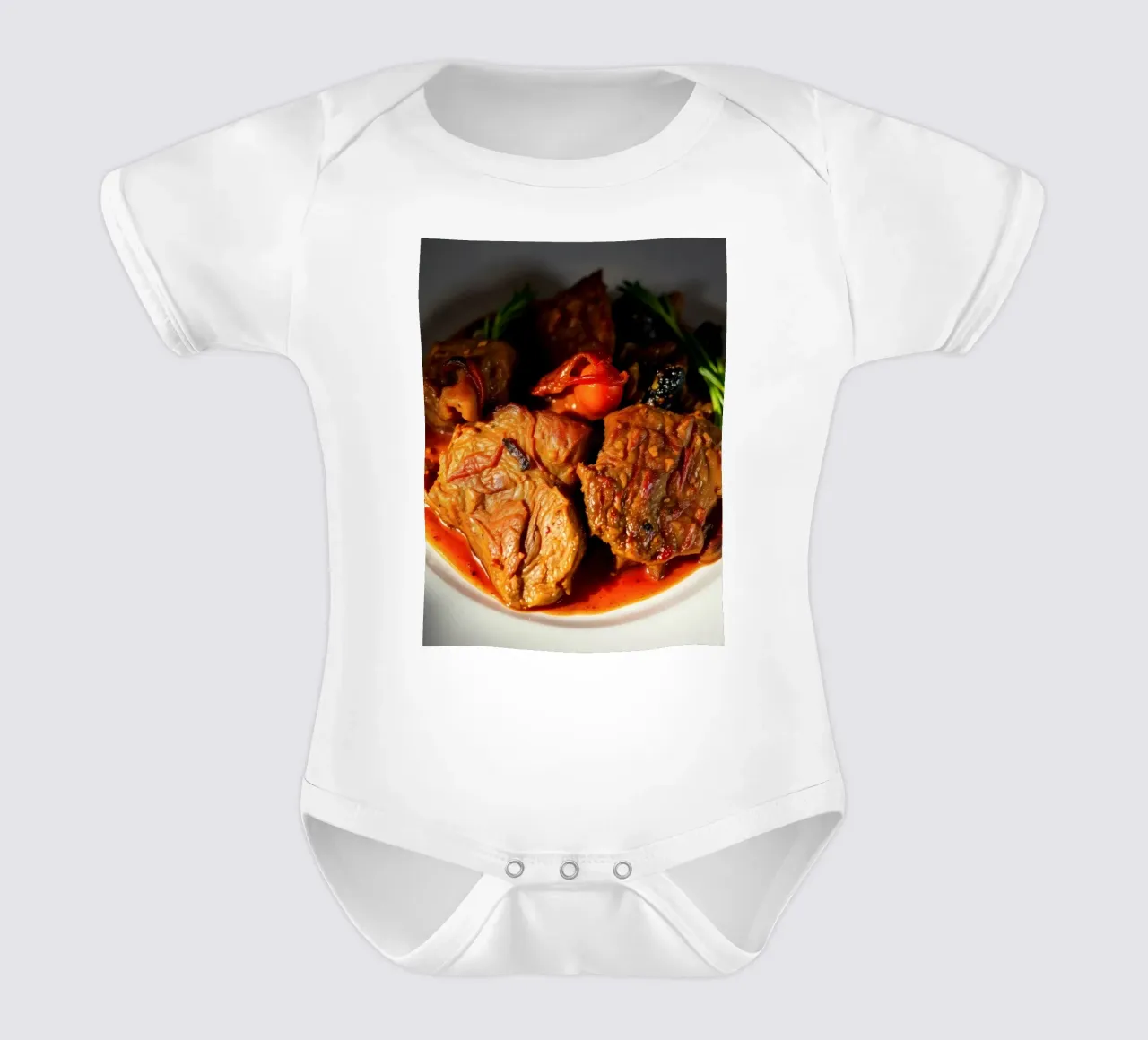 Sabroso estofado de ternera a fuego lento con hierbas y verduras body de bebé de DesignDoodle