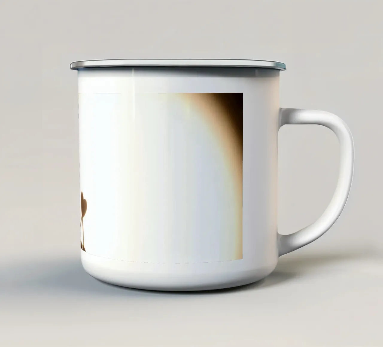 La natura dimostra l'amore con una silhouette a forma di cuore tazza in smalto da DesignDoodle