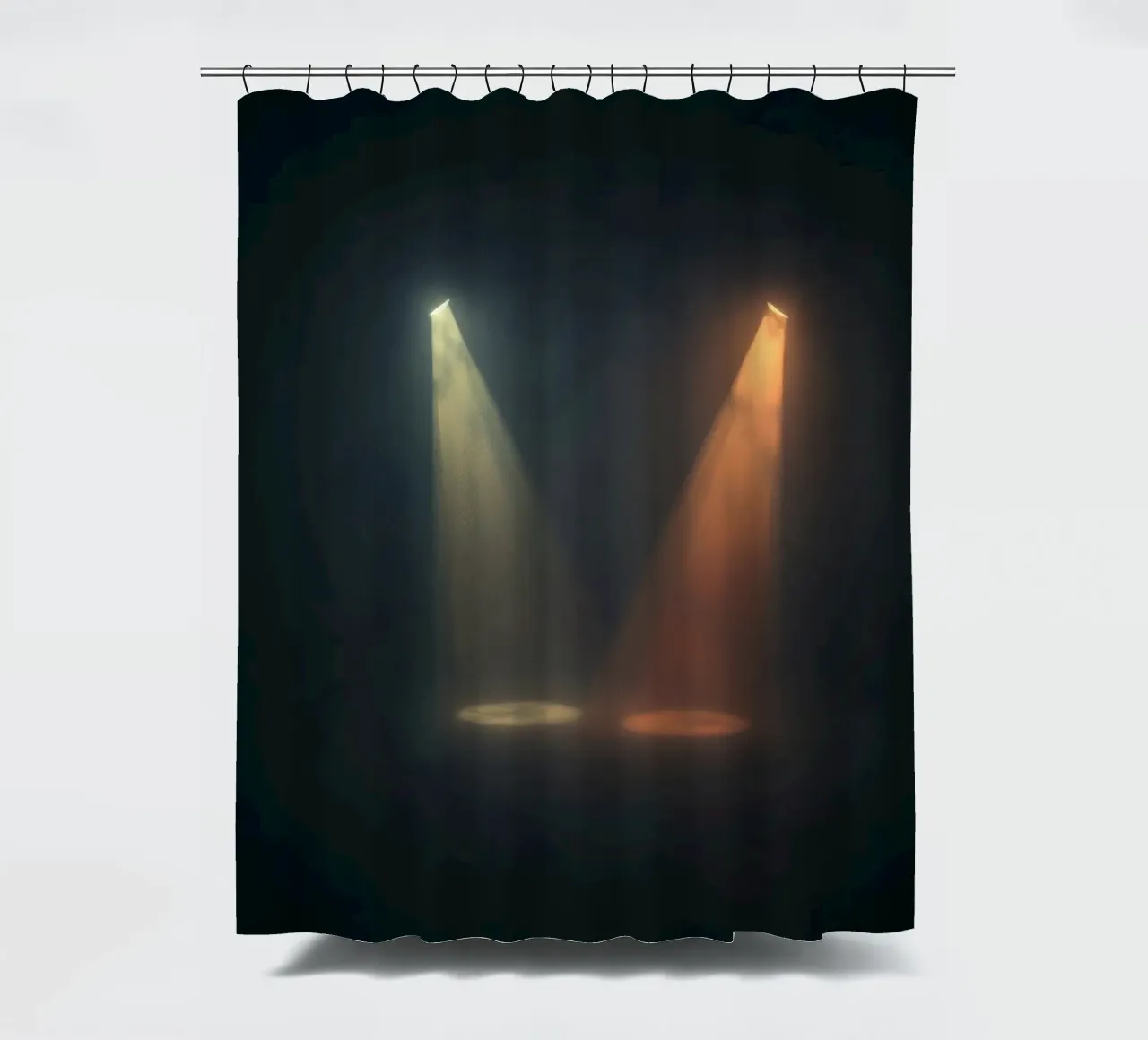 Due fasci di luce contrastanti illuminano un palcoscenico nebbioso tenda da doccia da DesignDoodle