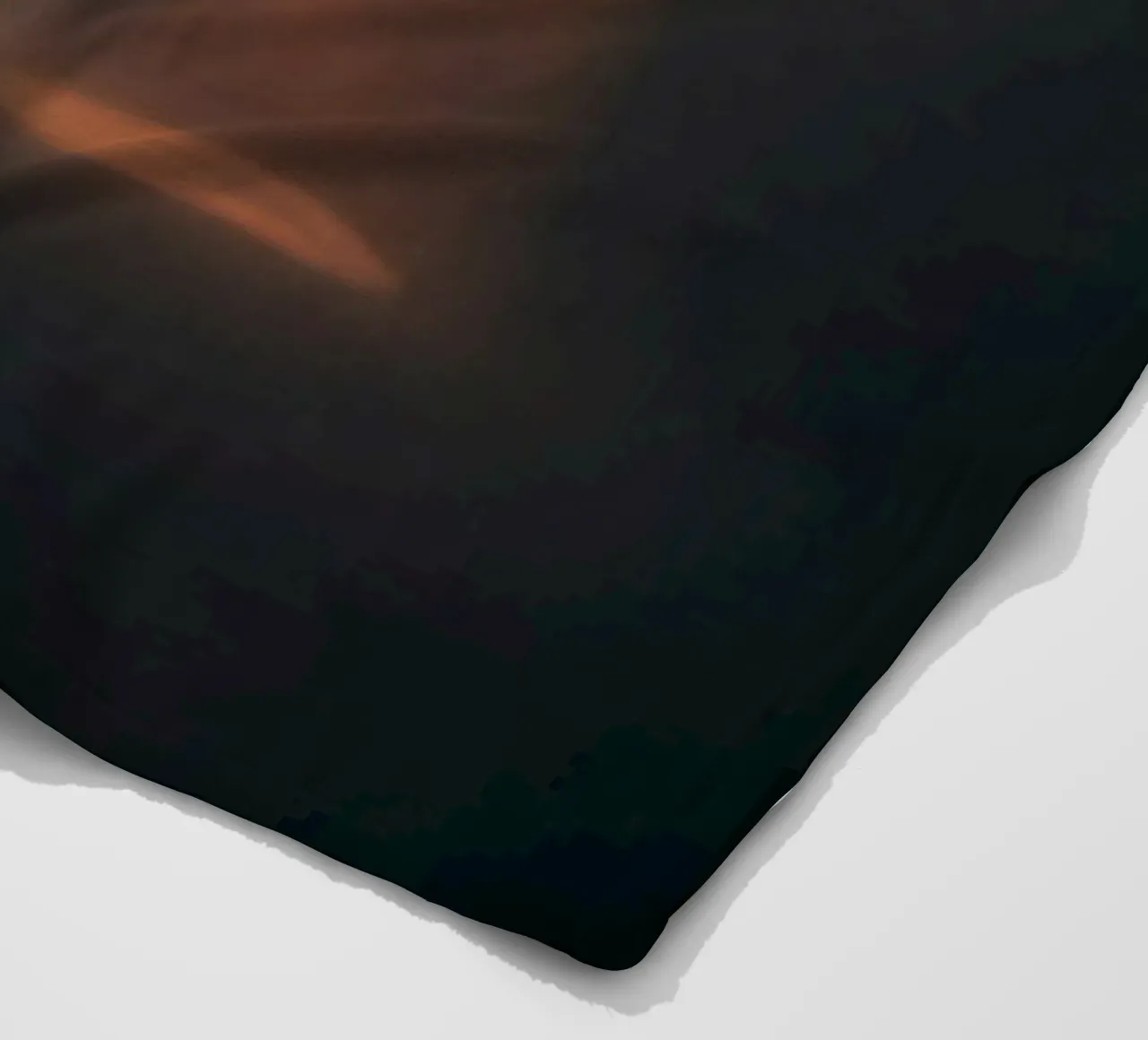 Due fasci di luce contrastanti illuminano un palcoscenico nebbioso coperta in pile da DesignDoodle