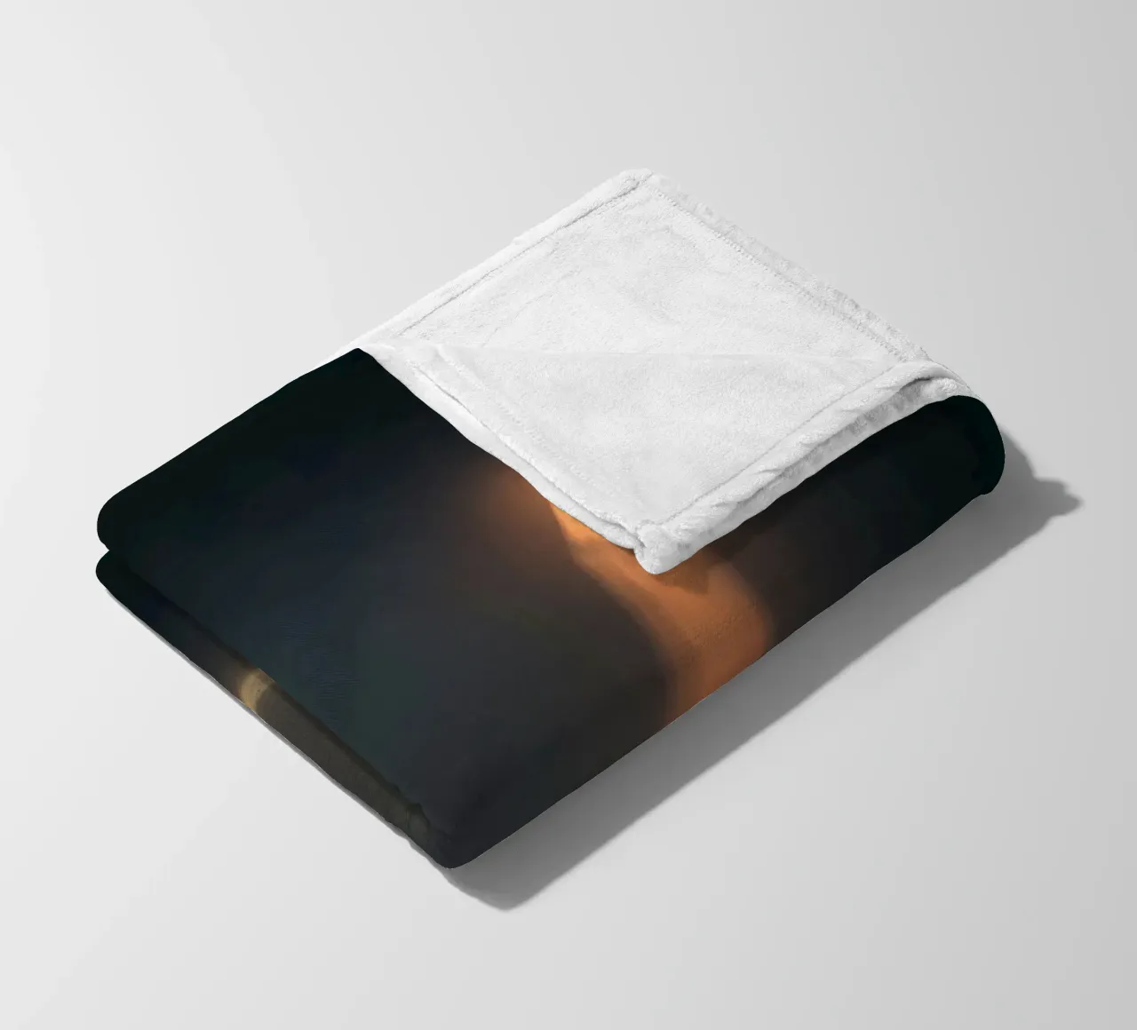 Due fasci di luce contrastanti illuminano un palcoscenico nebbioso coperta in pile da DesignDoodle