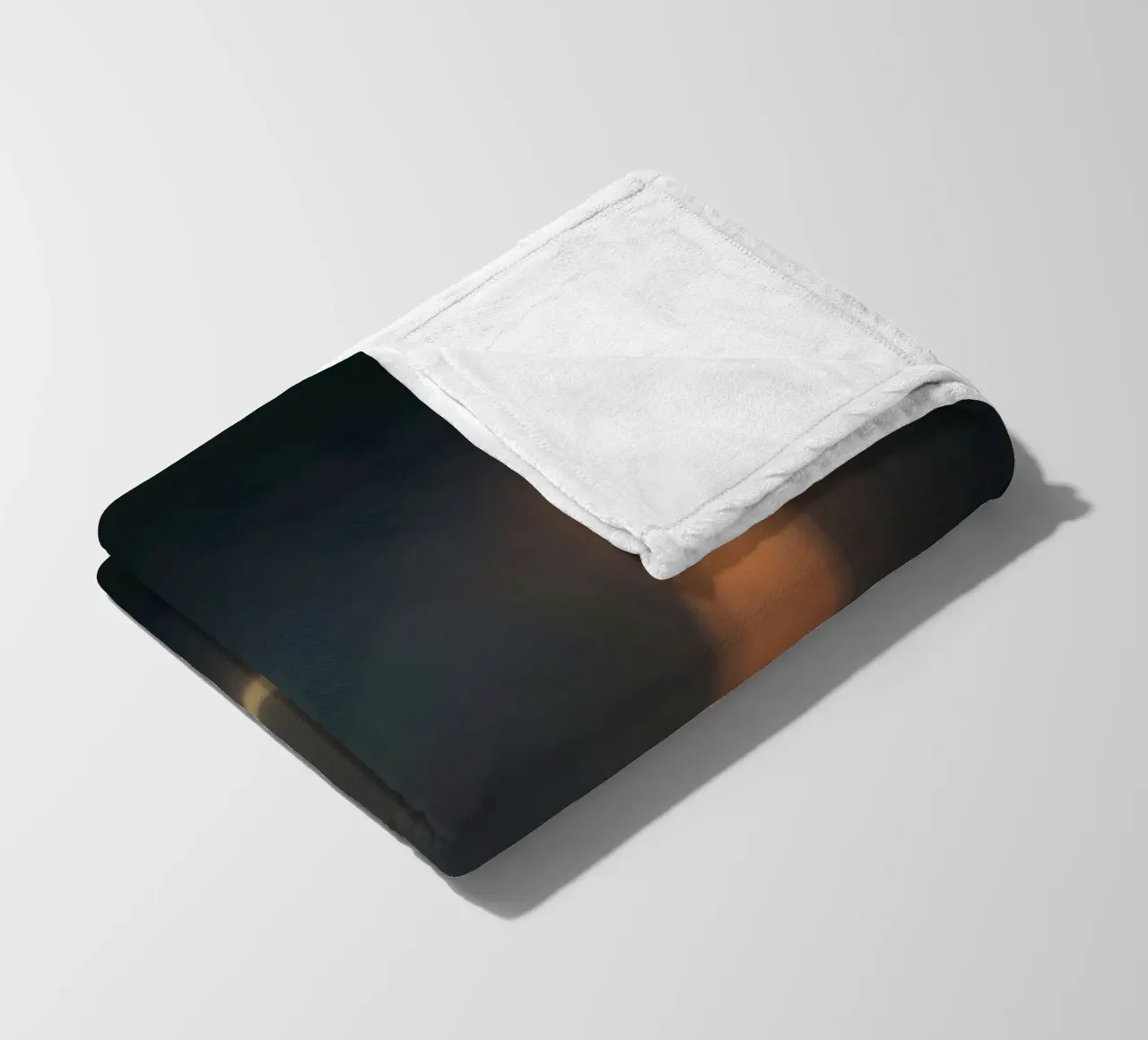 Due fasci di luce contrastanti illuminano un palcoscenico nebbioso coperta in pile da DesignDoodle