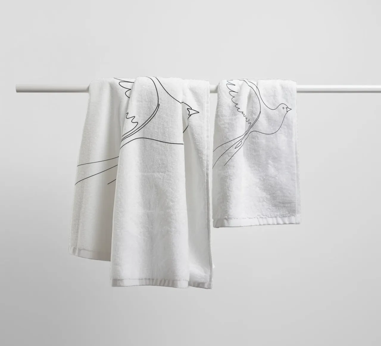 Dessin au trait minimaliste d'une colombe | Modern Abstract Art serviette de bain de Viv Line Art