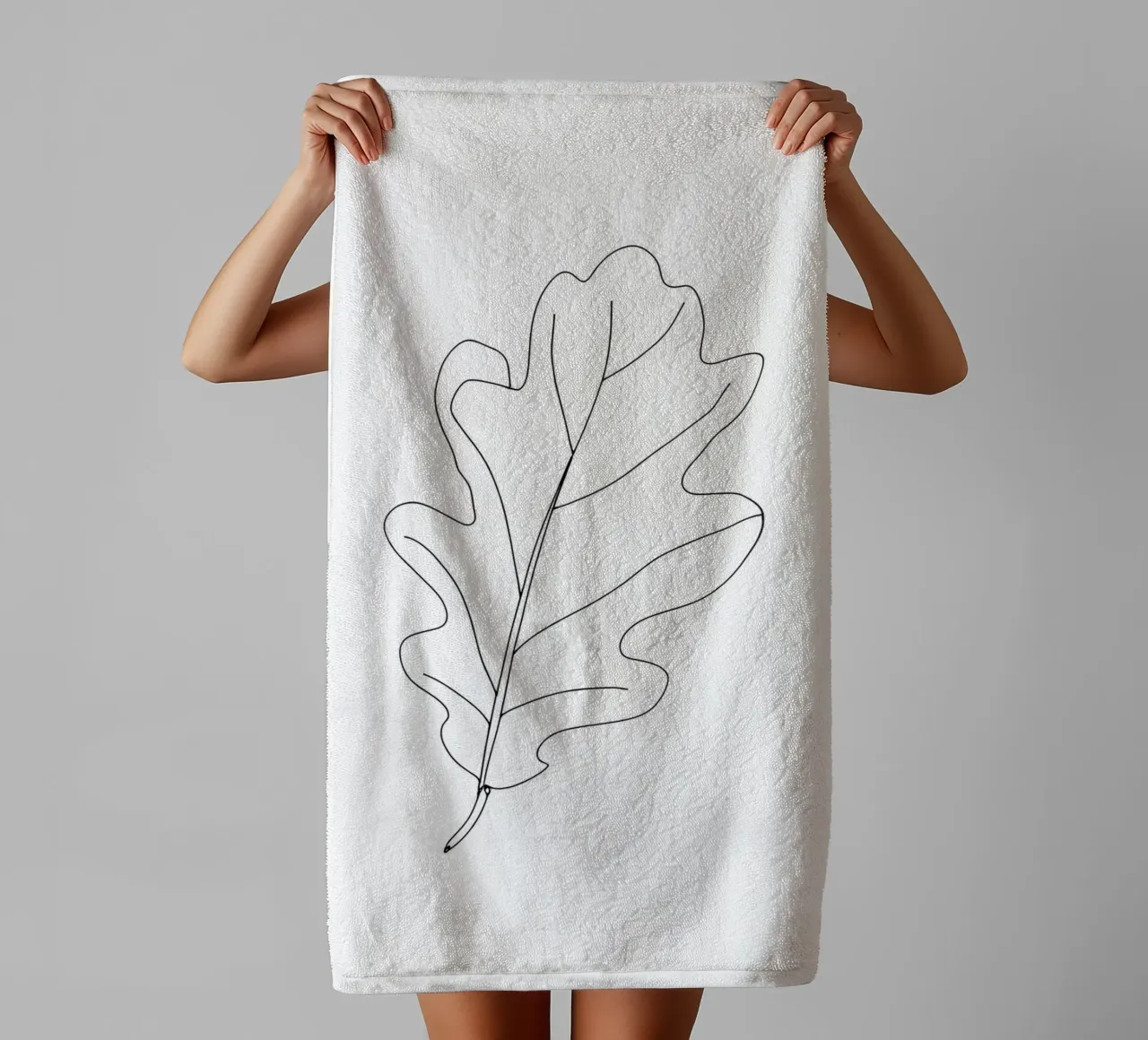 Minimalist Line Drawing of an Oak Leaf | Modern Abstract Art towel by Viv Line Art