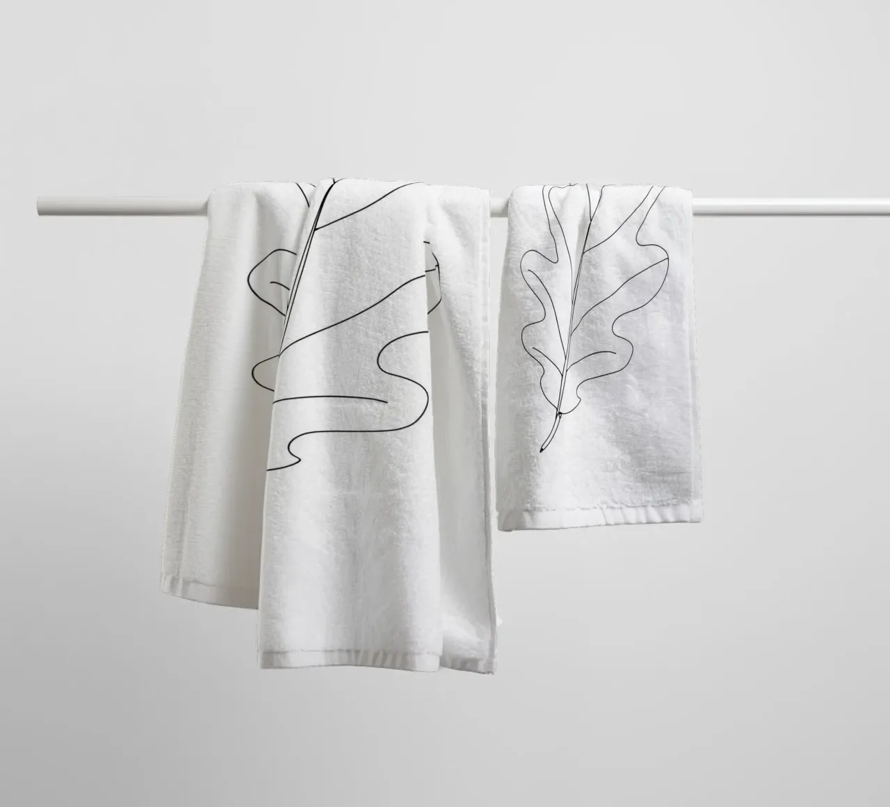 Minimalist Line Drawing of an Oak Leaf | Modern Abstract Art towel by Viv Line Art