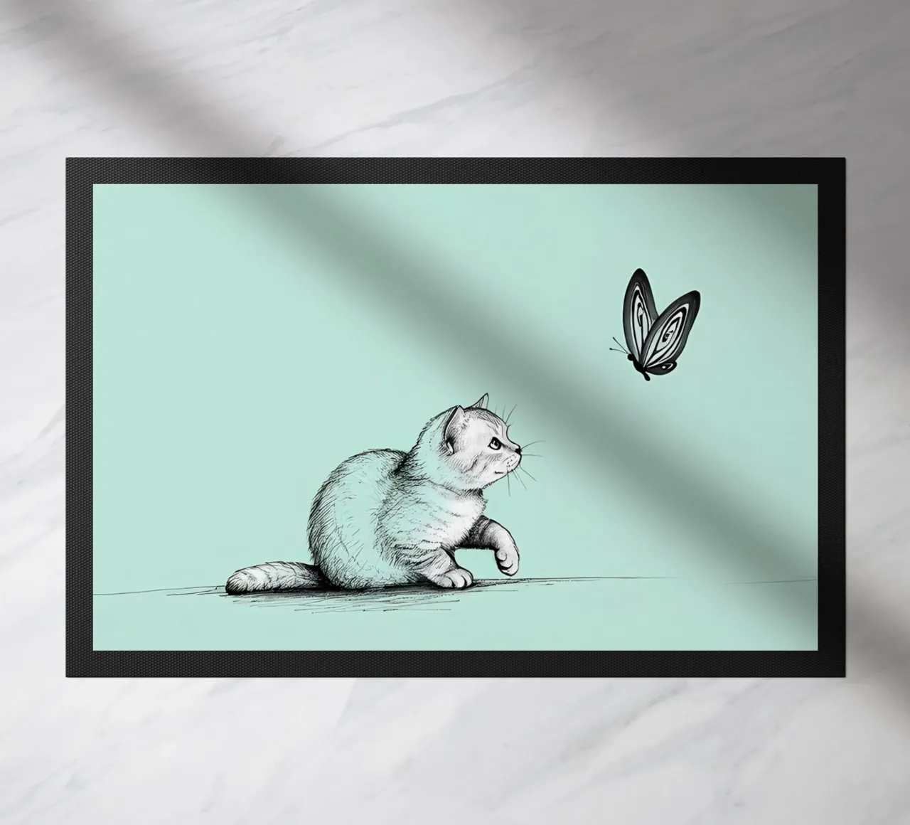 Disegno lineare minimalista di un gatto con farfalla | Abs moderno zerbino da Viv Line Art