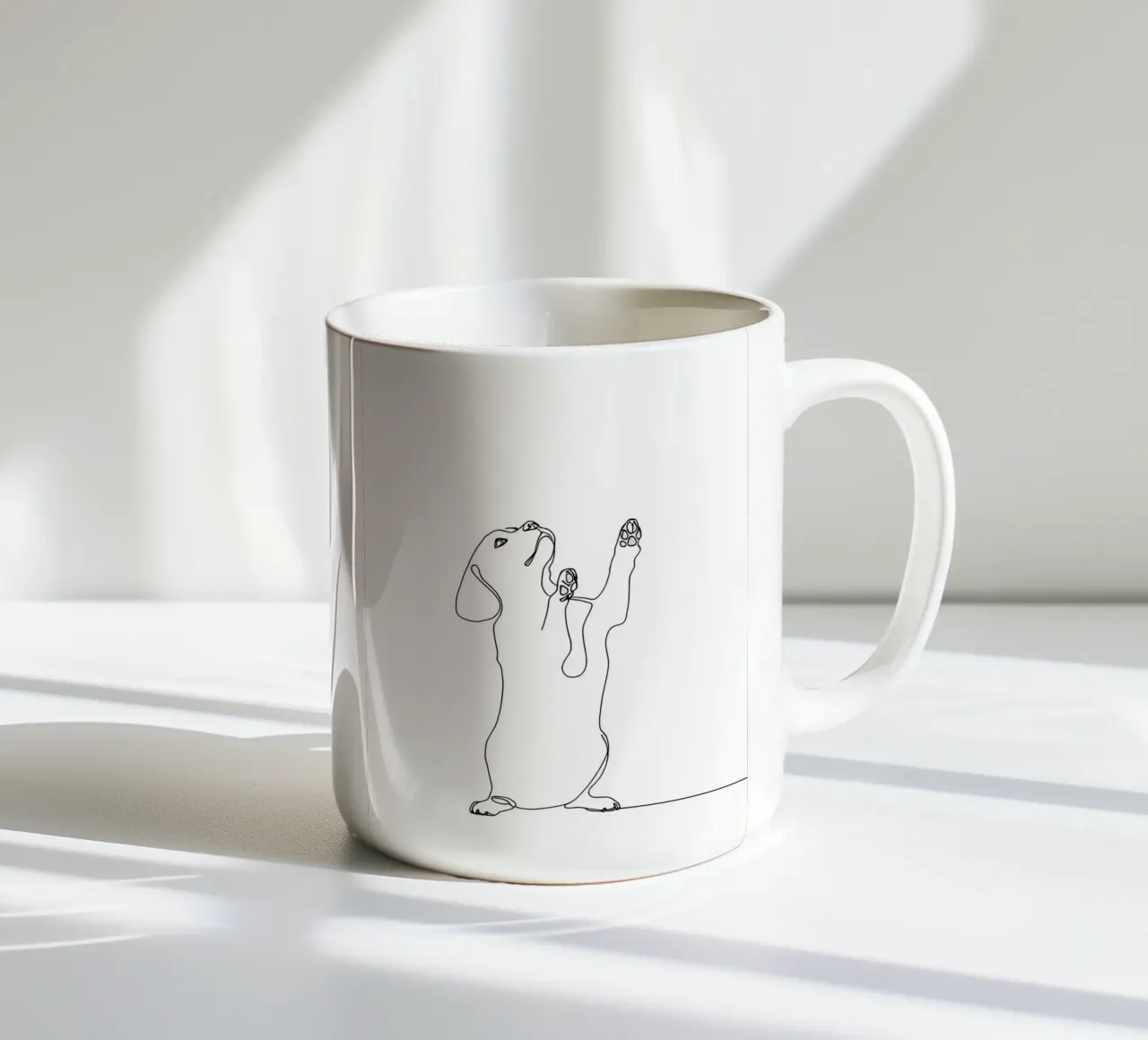 Dessin minimaliste d'un teckel dansant | Modern Abst mug en céramique de Viv Line Art