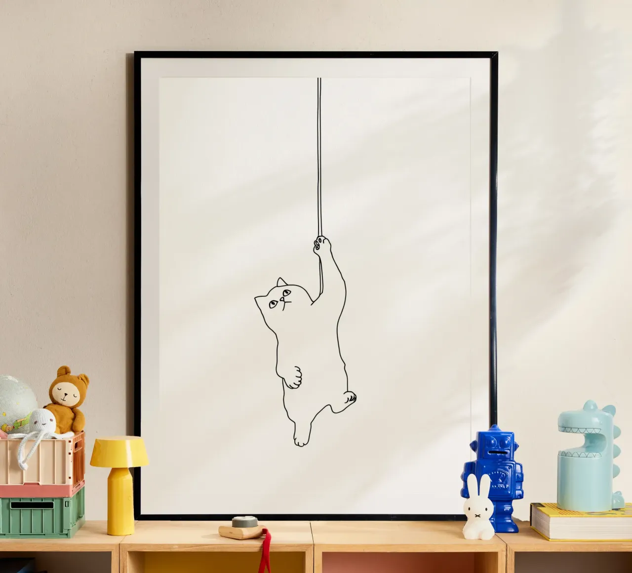Minimalistische Strichzeichnung einer Katze, die an einer Schnur hängt | Moder Hahnemühle von Viv Line Art