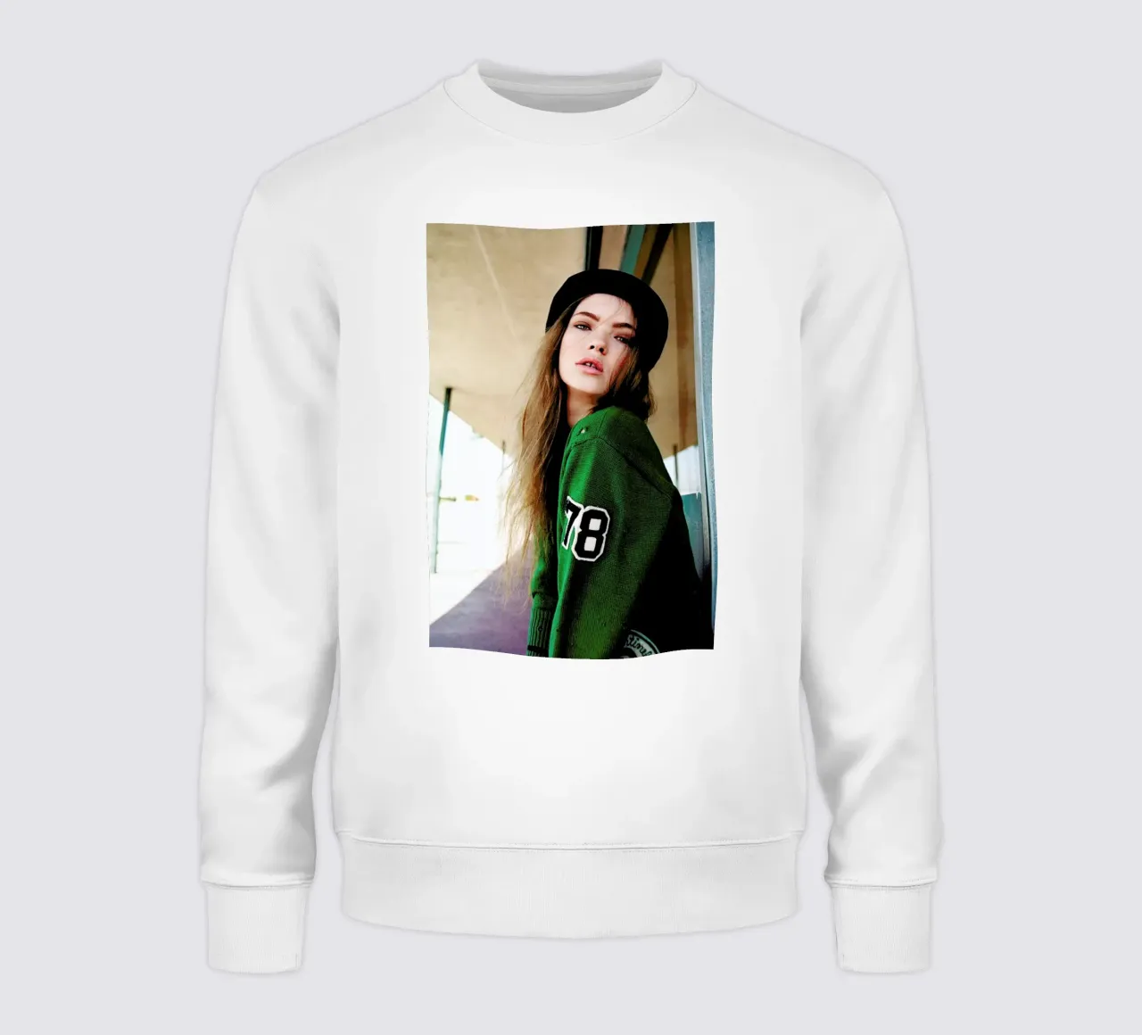 Teeth separated sweatshirt van Aysha Banos