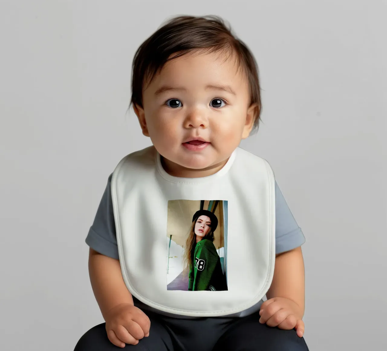 Teeth separated bavaglino da Aysha Banos