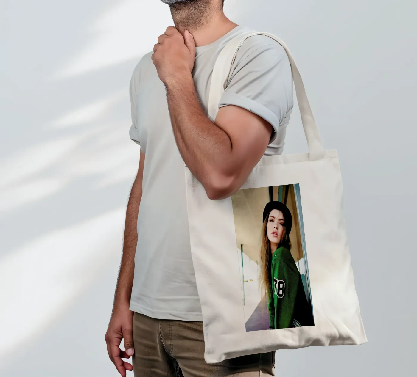 Teeth separated tote bag by Aysha Banos