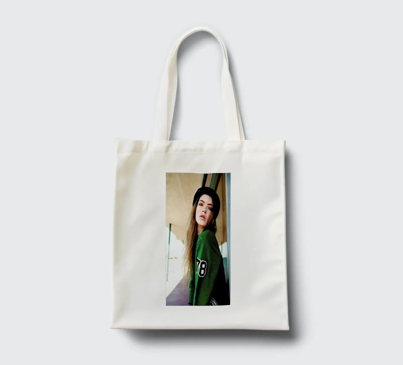 Teeth separated tote bag by Aysha Banos