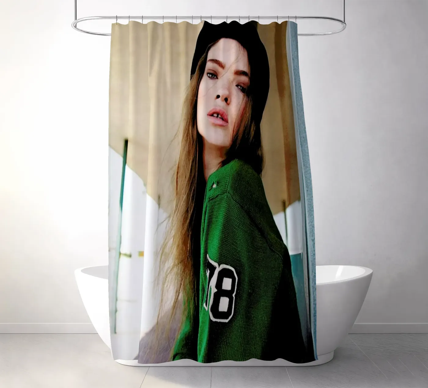 Teeth separated Duschvorhang von Aysha Banos