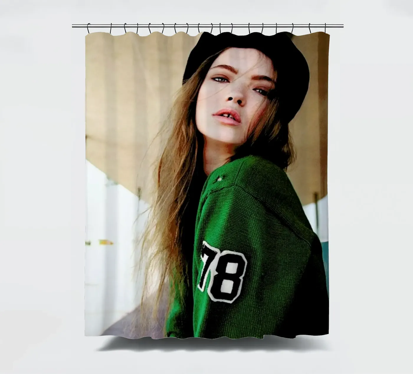 Teeth separated Duschvorhang von Aysha Banos