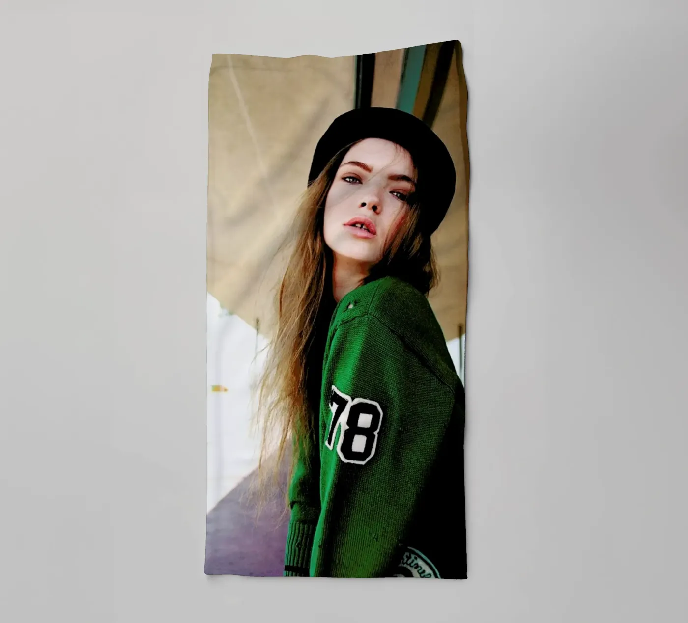 Teeth separated badhanddoek van Aysha Banos