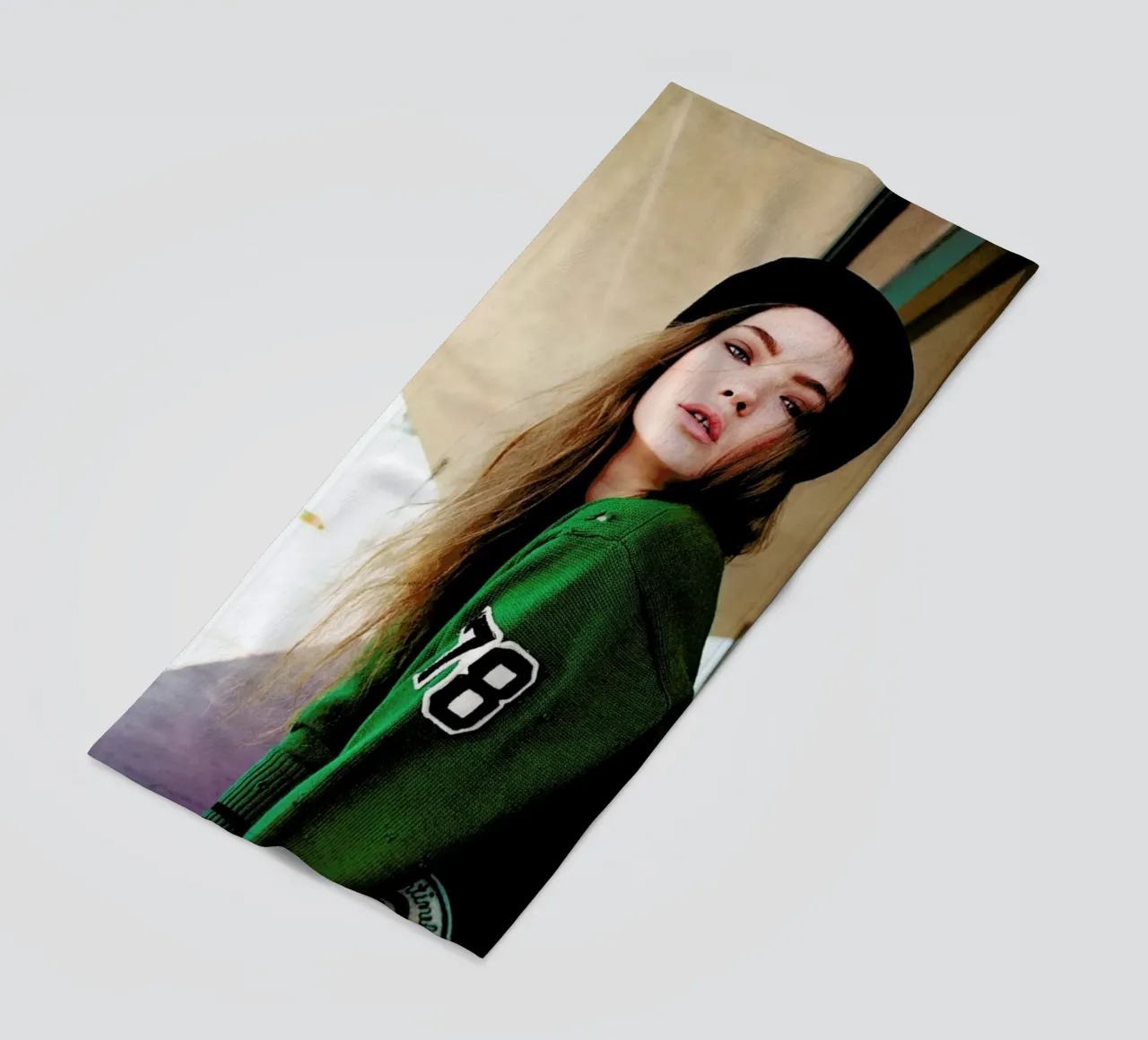 Teeth separated telo mare da Aysha Banos