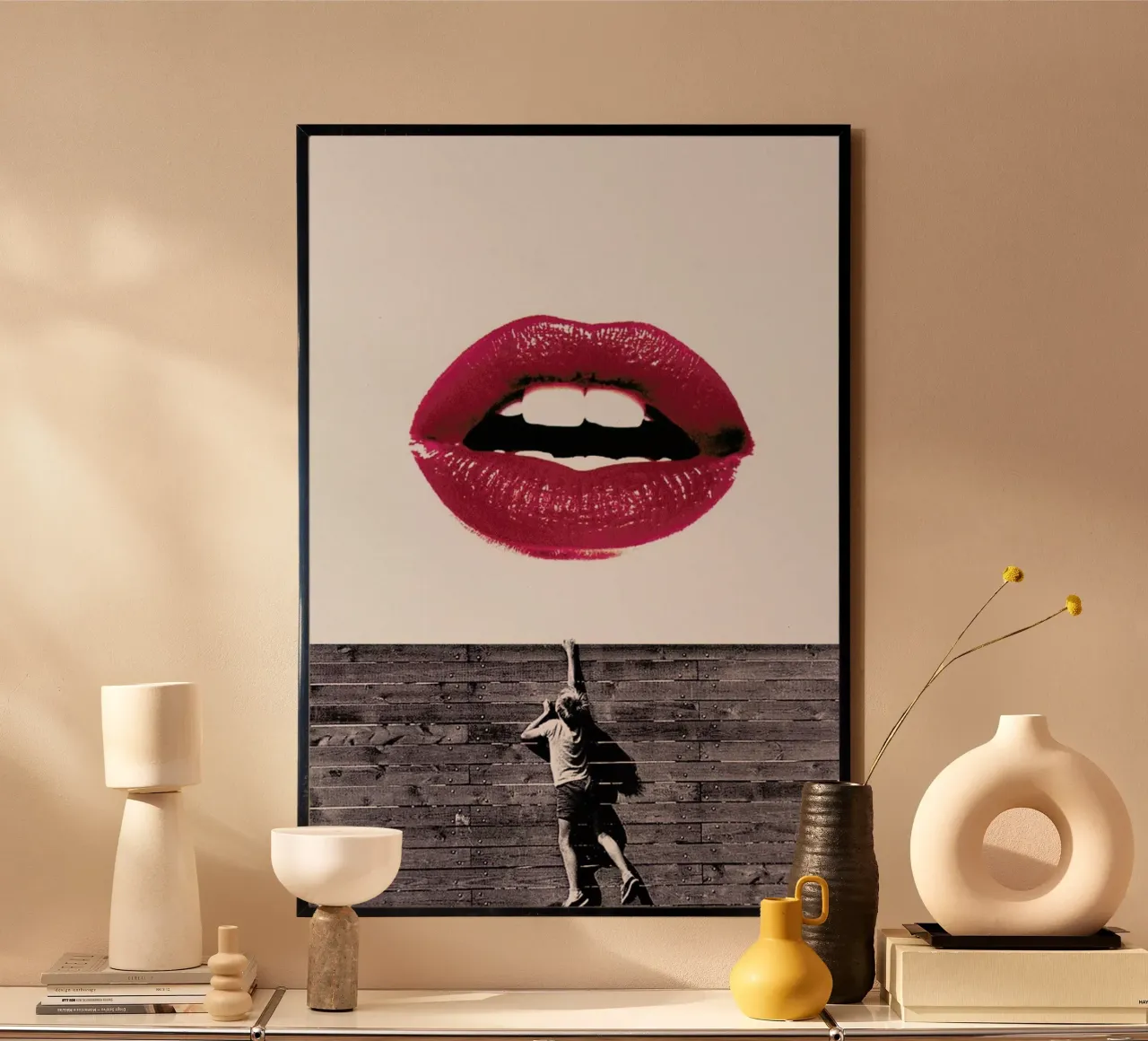 Curious Lips poster con telaio in legno da Paste in Place