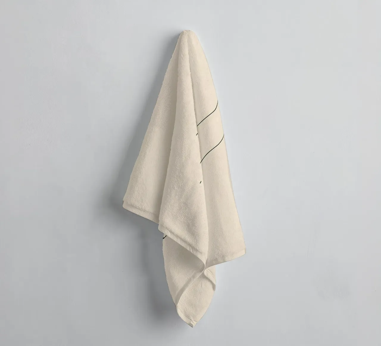 Minimalistische Strichzeichnung einer springenden Katze | Modern Abstract Handtuch von Viv Line Art