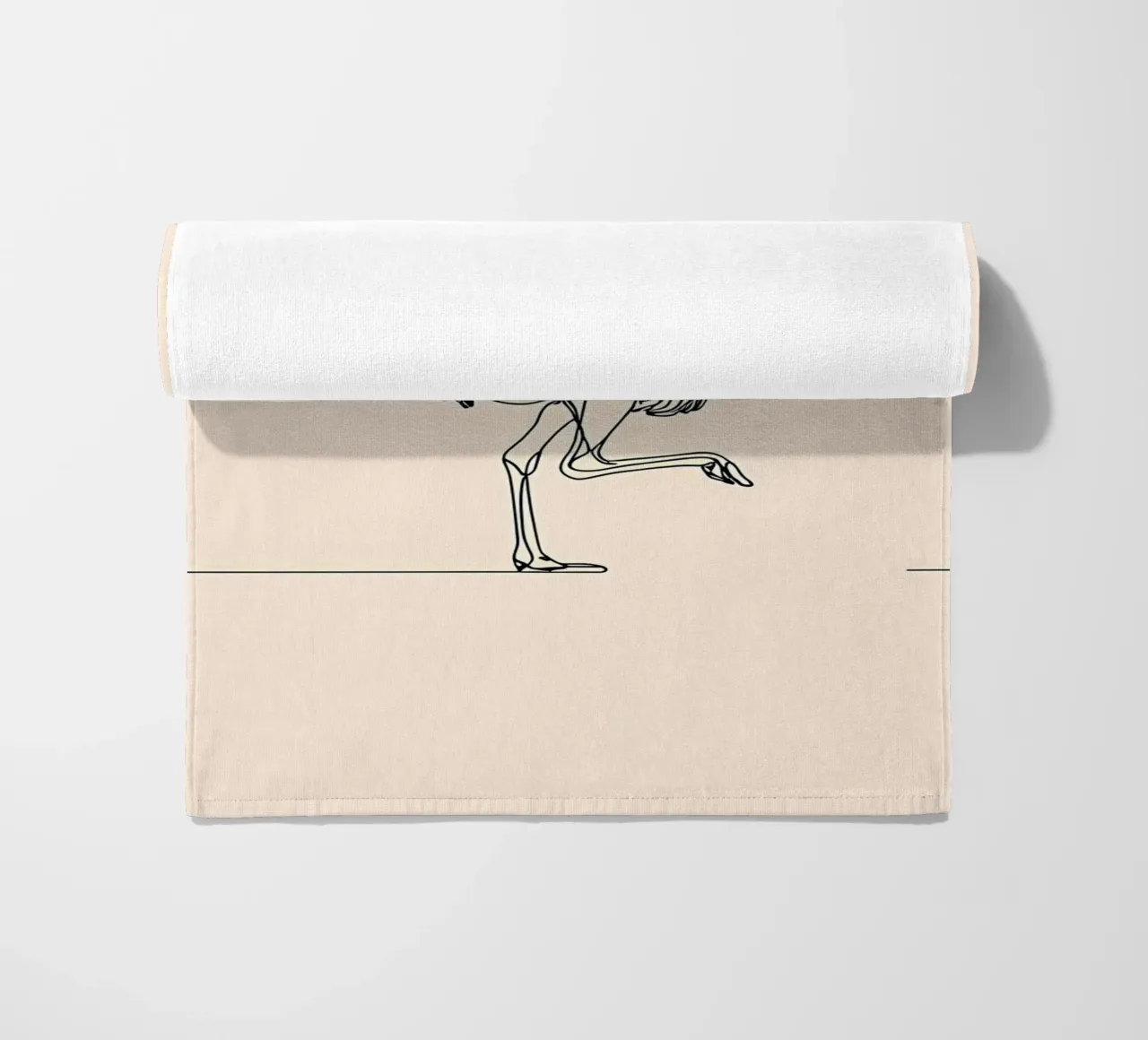 Disegno lineare minimalista di uno struzzo che cammina | Moderno telo mare da Viv Line Art