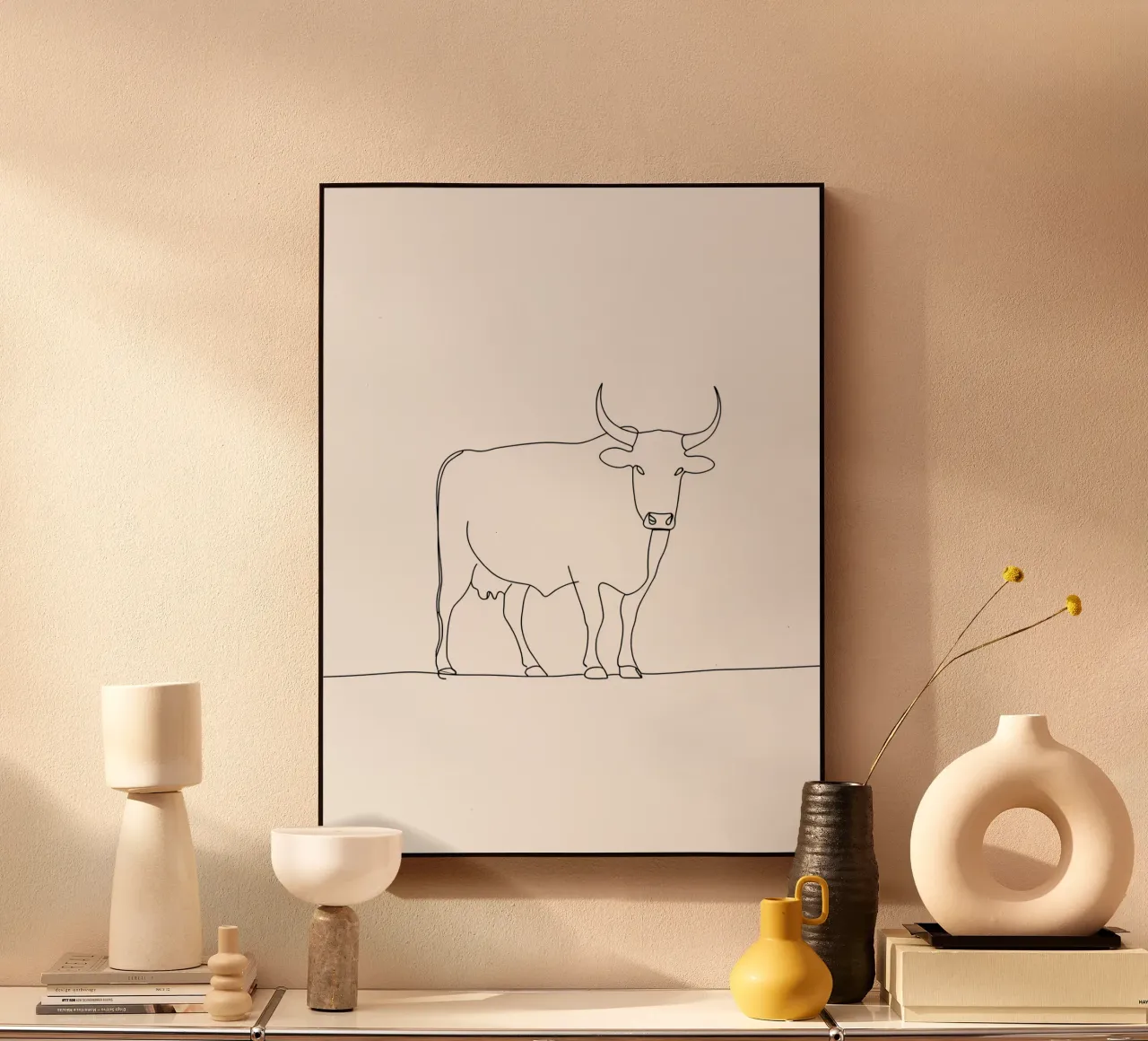 Dessin au trait minimaliste d'une vache calme | Modern Abstract Art plexiglas de Viv Line Art