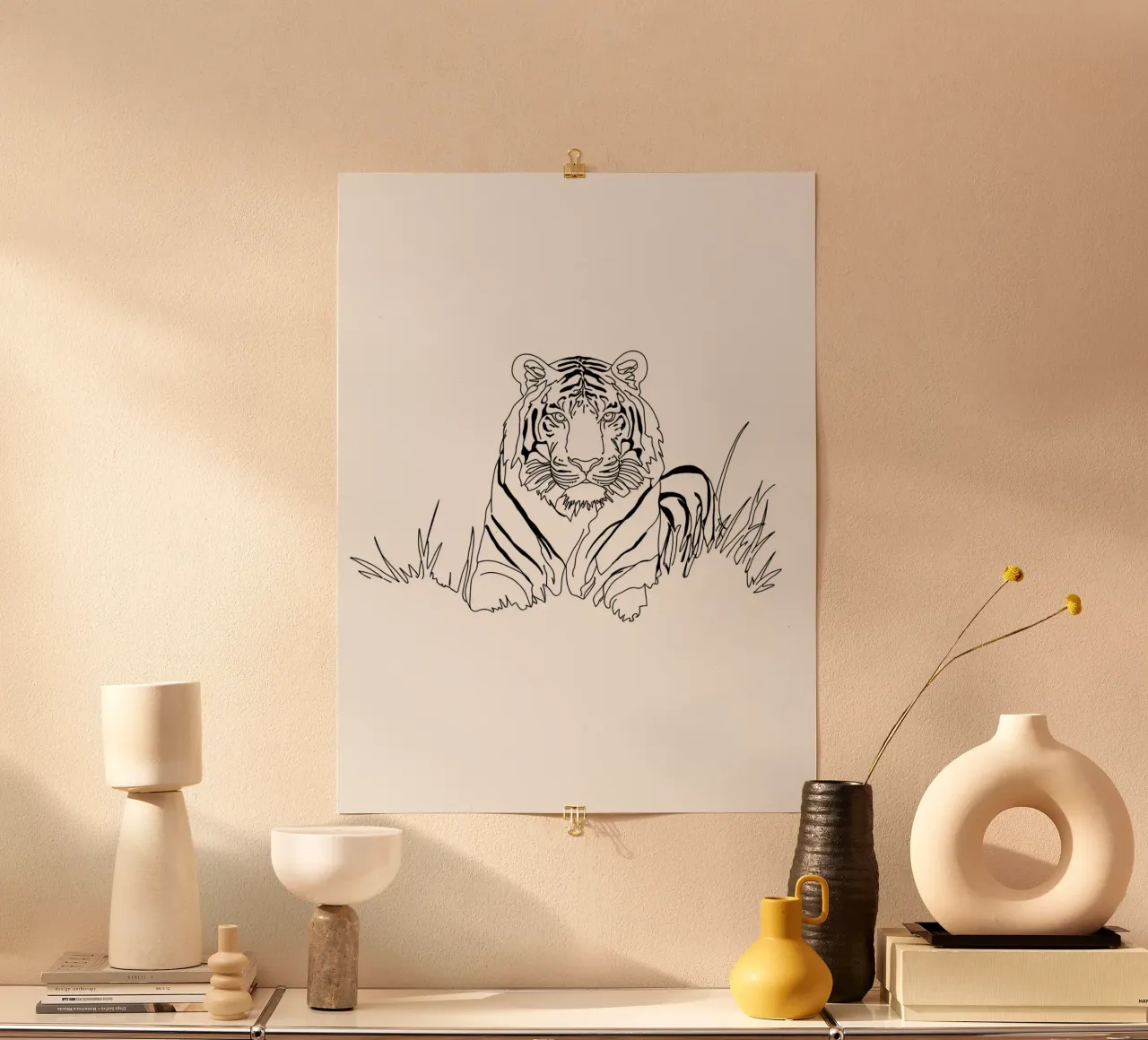 Disegno lineare minimalista di una tigre nell'erba | Abs moderno poster da Viv Line Art