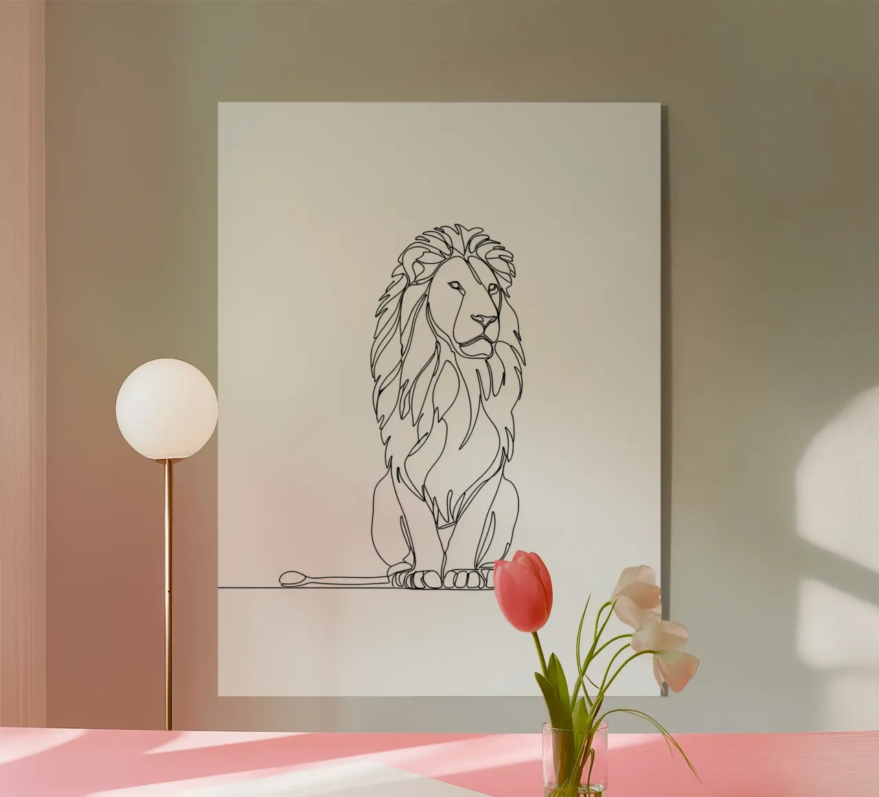Disegno lineare minimalista di un leone seduto e pacifico | Moderno plexiglass da Viv Line Art