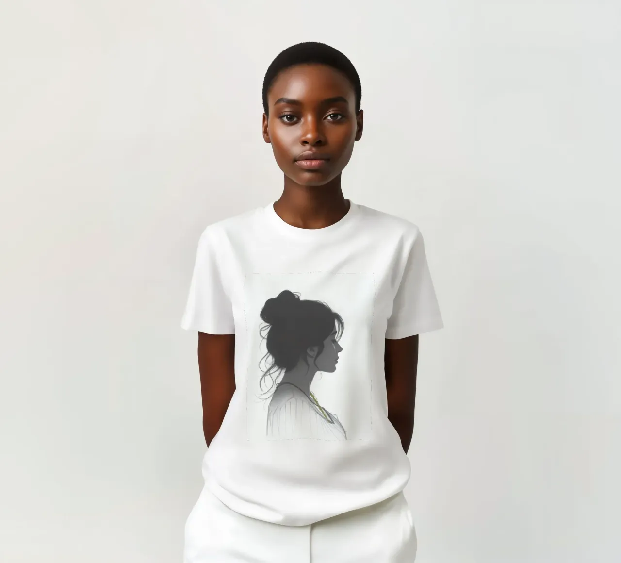 Silhouette di donna con acconciatura complessa e collana t-shirt da DesignDoodle