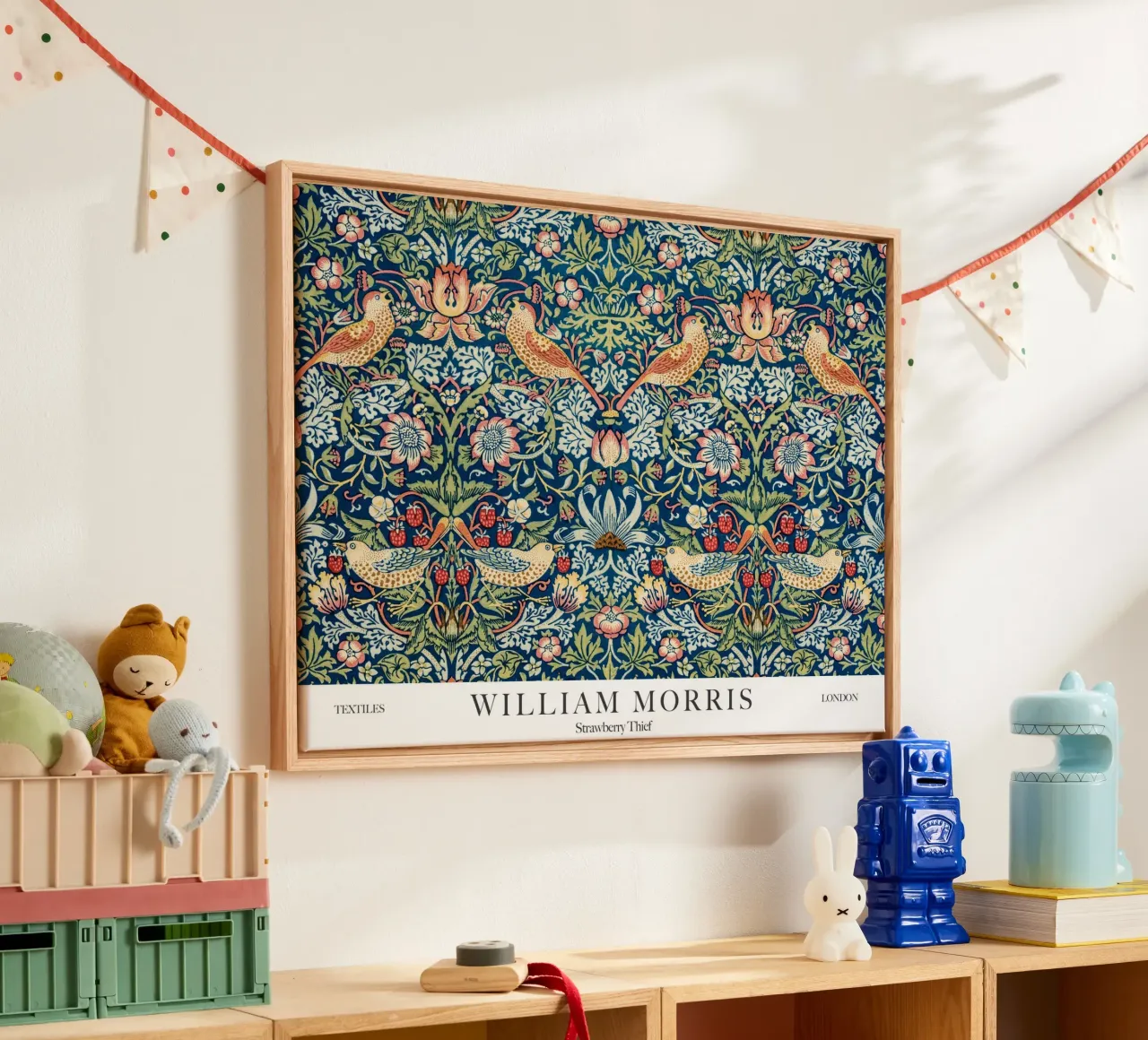 William Morris, Ladro di fragole tela con Cornice a cassetta da Peaches Art Prints