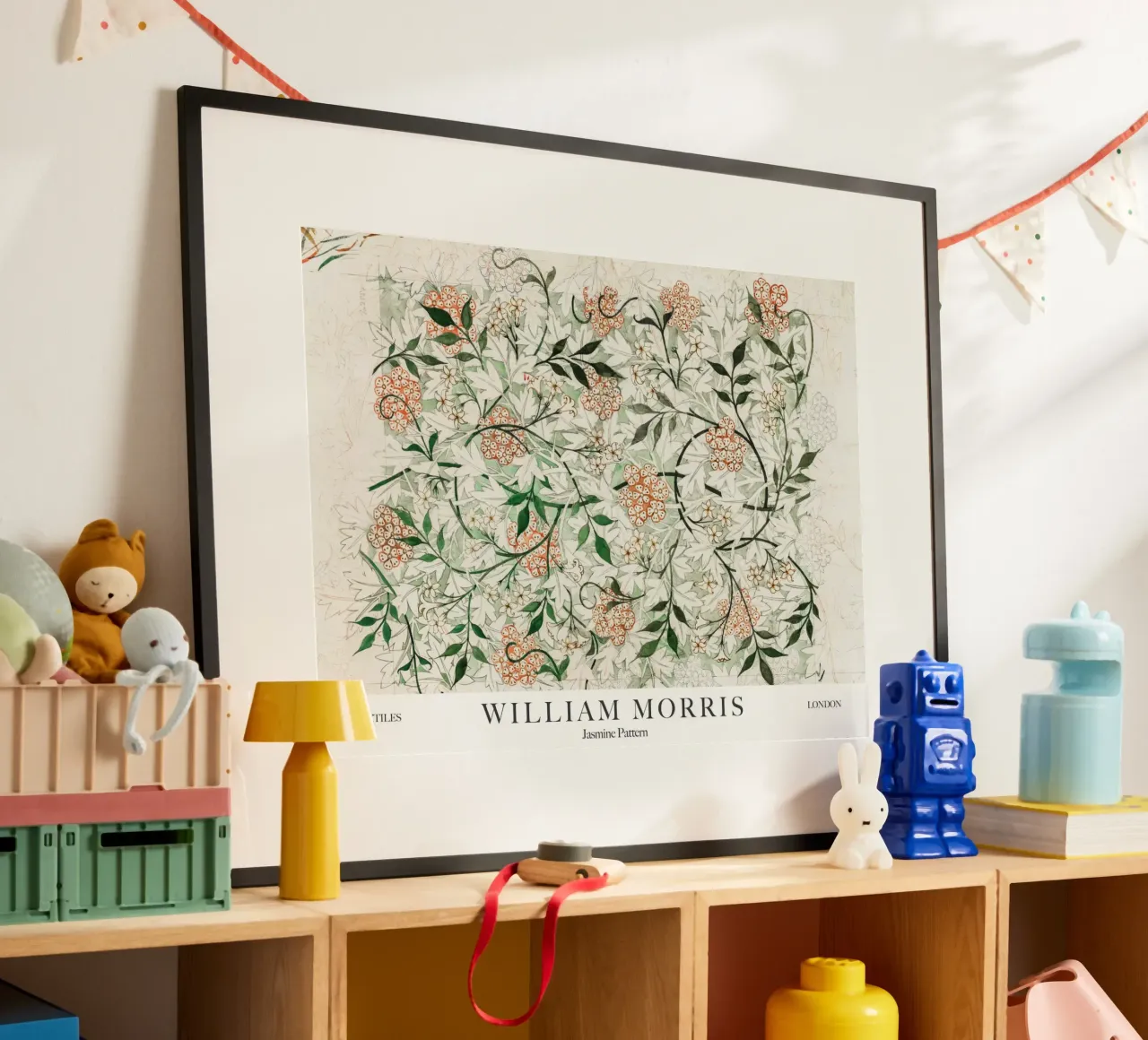 William Morris, Gelsomino poster con telaio in plastica da Peaches Art Prints
