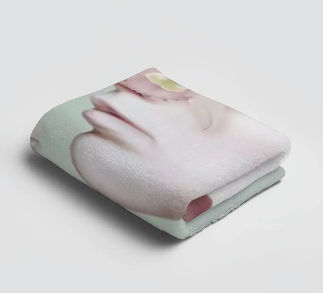 Utopia towel by Nettsch
