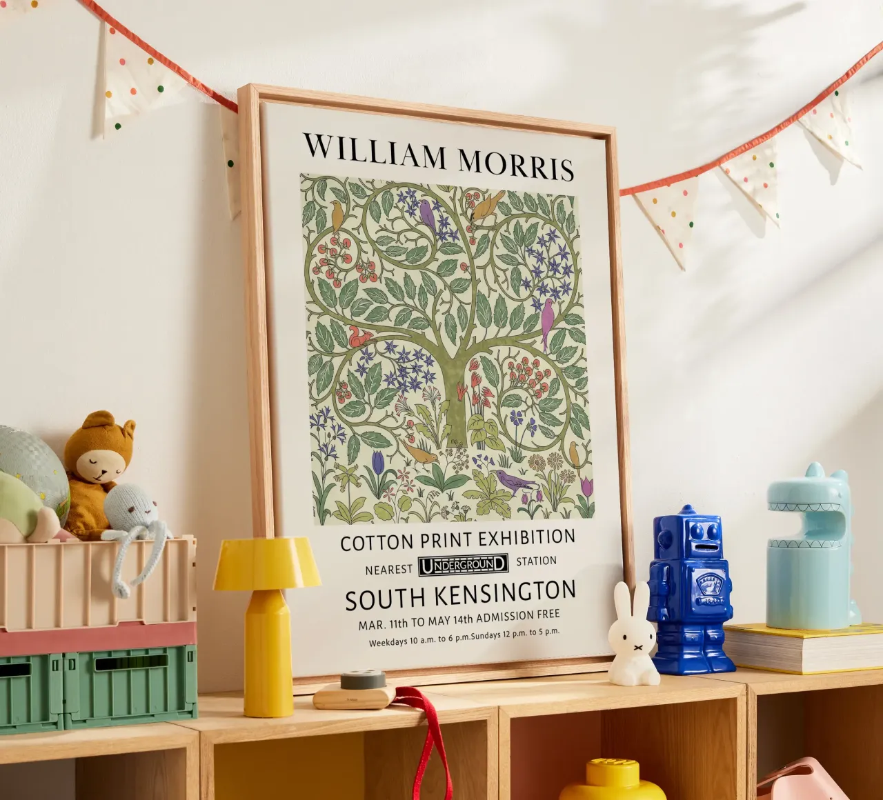 Milliam Morris, Uccelli dell'albero della vita tela con Cornice a cassetta da Peaches Art Prints