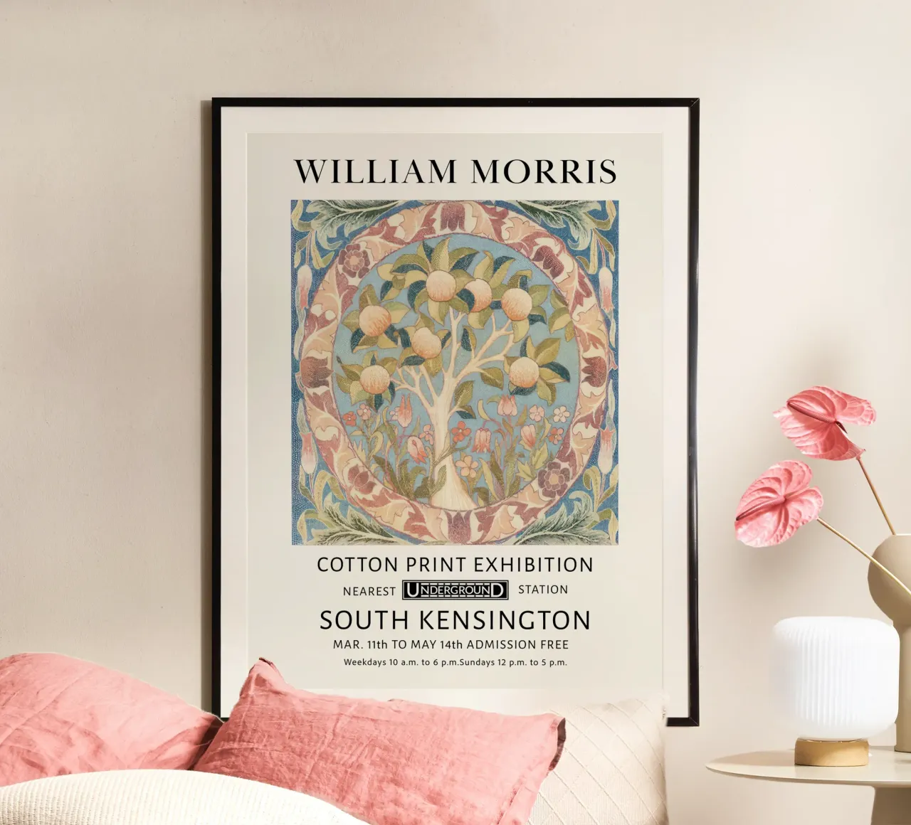 William Morris, Albero della vita con pesche e arance poster con telaio in plastica da Peaches Art Prints