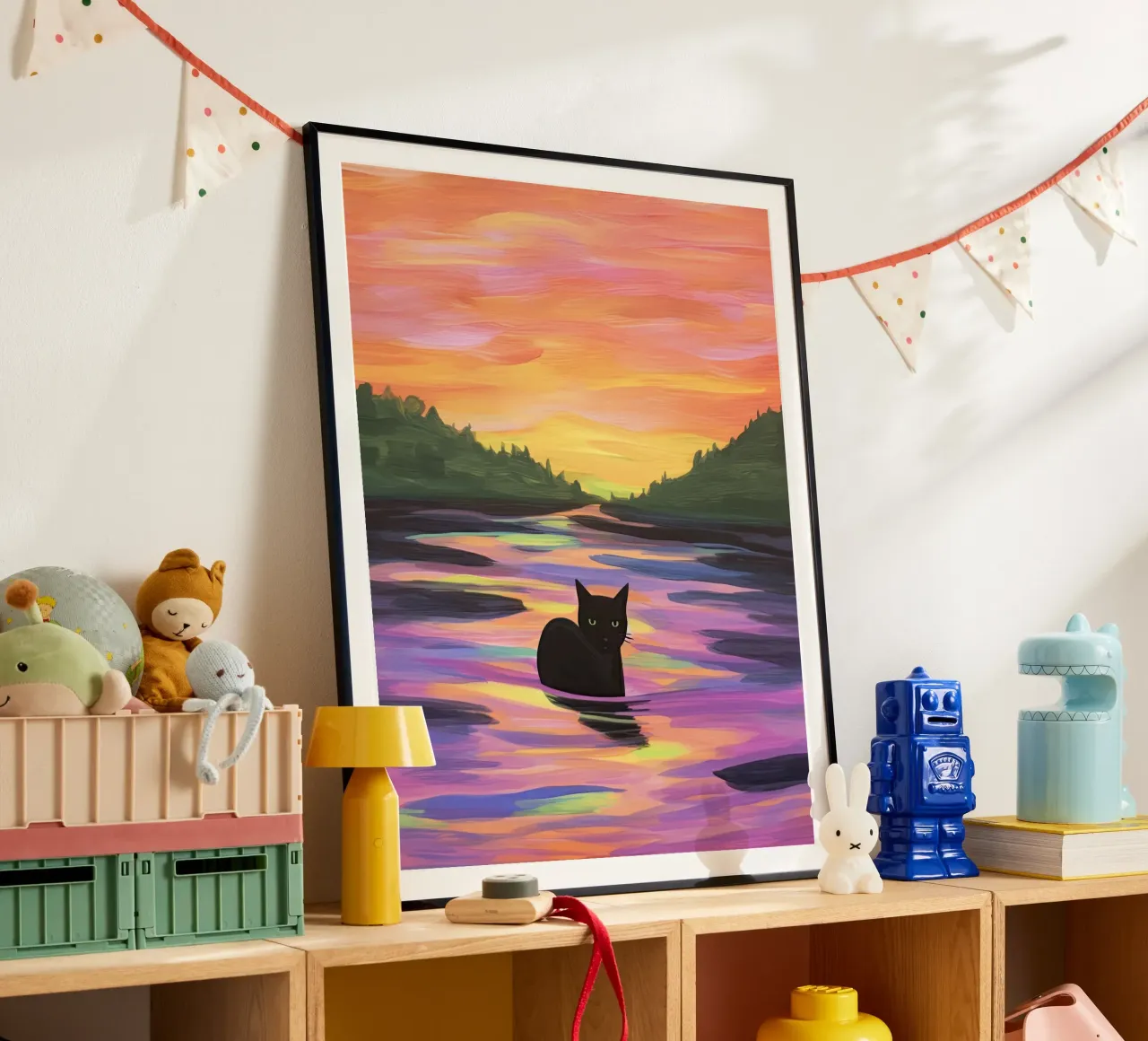 Gatto nero nel lago colorato poster con telaio in legno da Peaches Art Prints