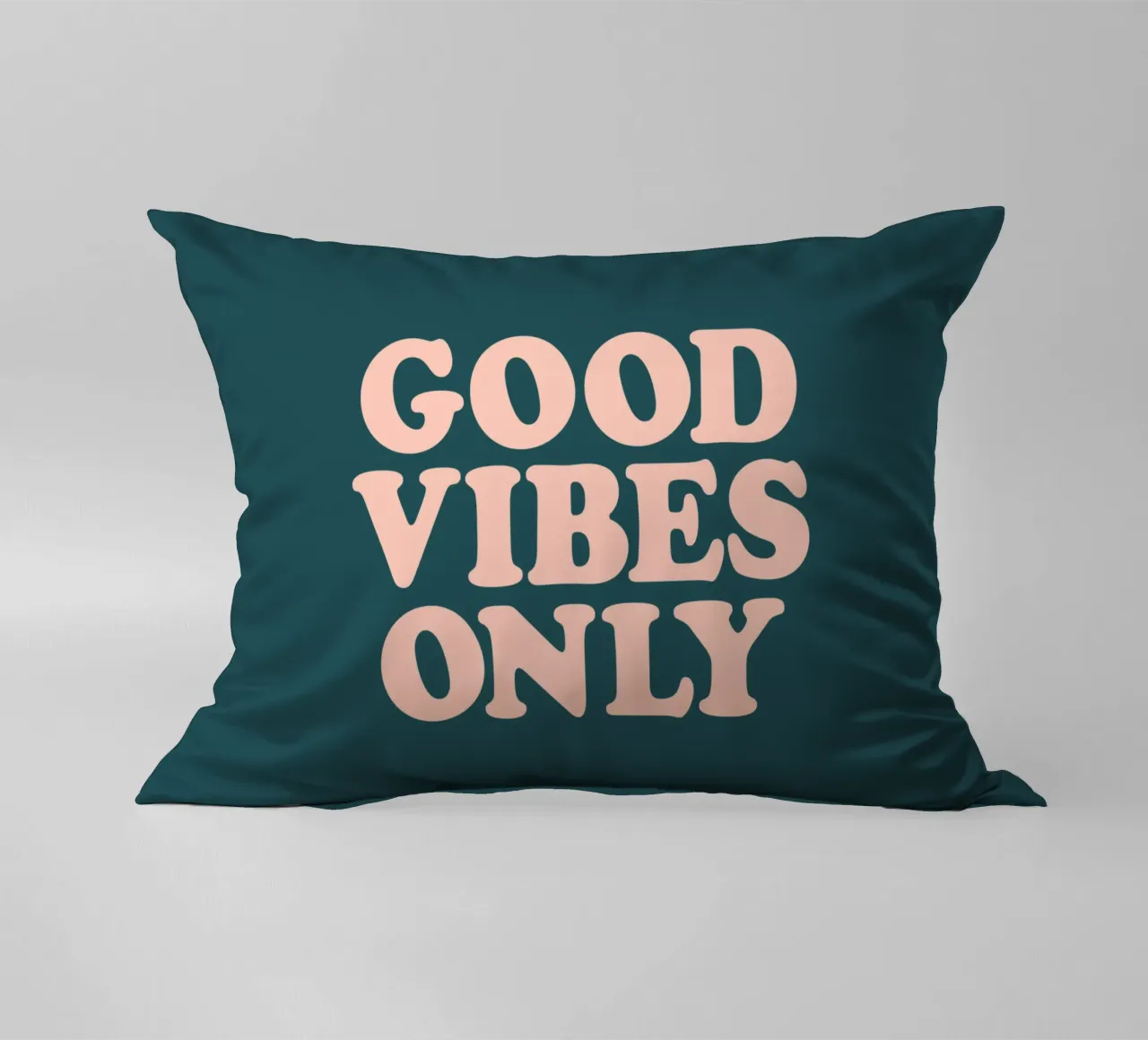 Good Vibes Only Retro Typografie Design Kissen von THE MOTIVATED TYPE
