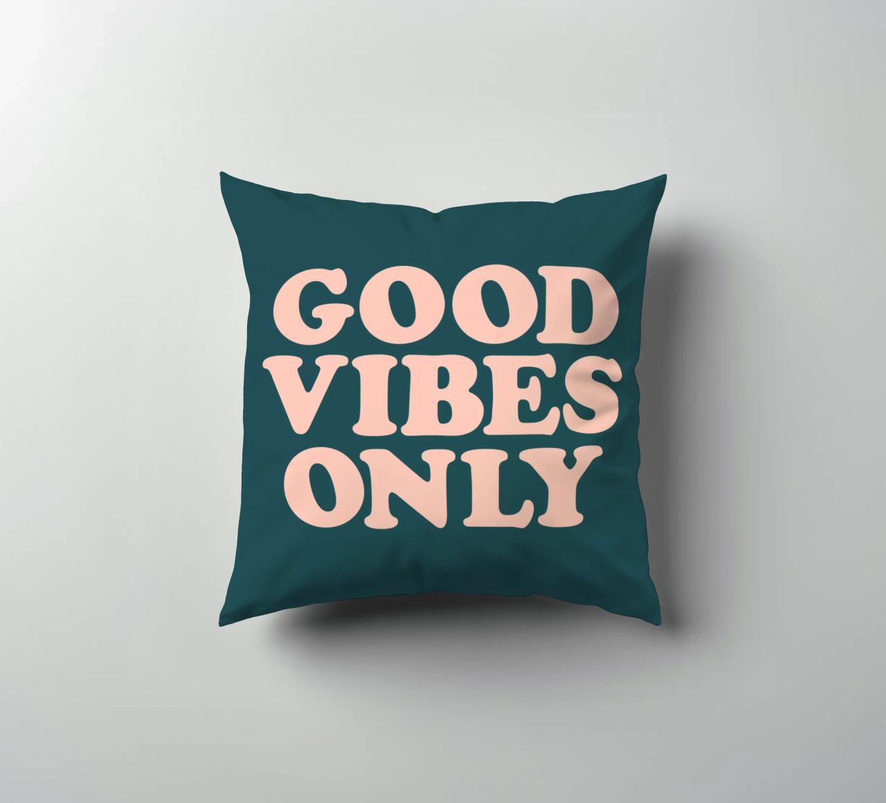 Good Vibes Only Retro Typography Design cuscino da THE MOTIVATED TYPE