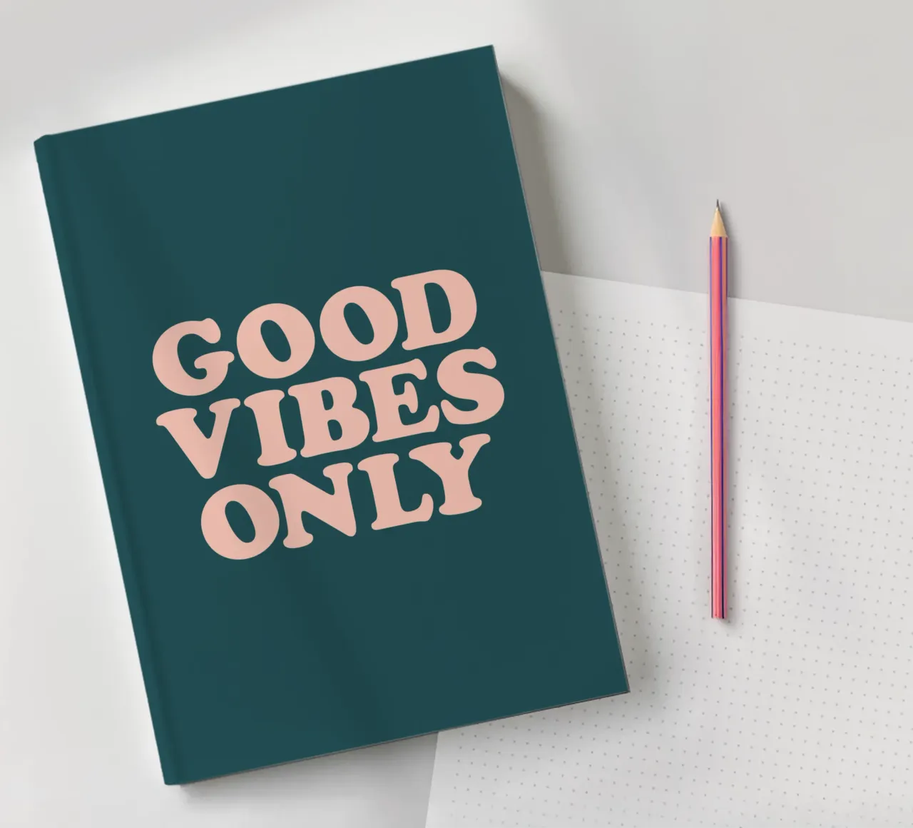 Good Vibes Only Retro Typographie Design carnet de notes de THE MOTIVATED TYPE