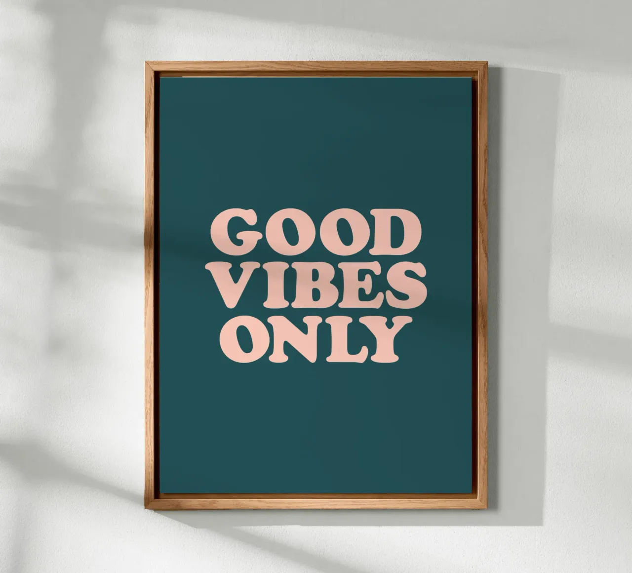 Good Vibes Only Diseño tipográfico retro aluminio dibond de THE MOTIVATED TYPE