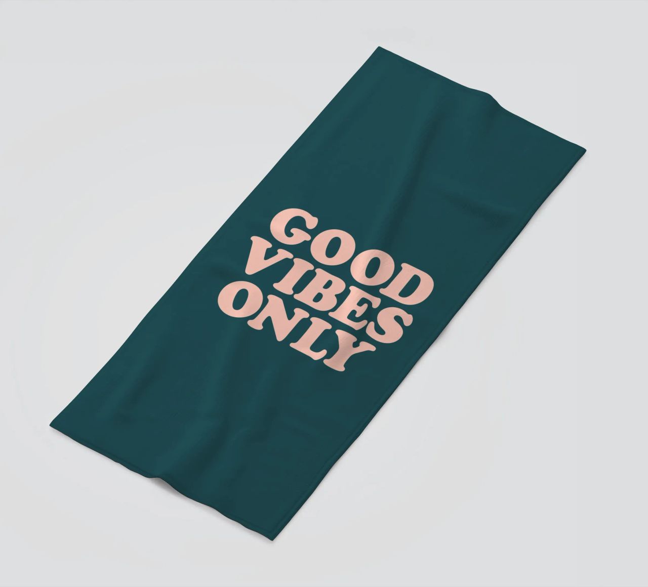 Good Vibes Only Retro Typography Design telo mare da THE MOTIVATED TYPE