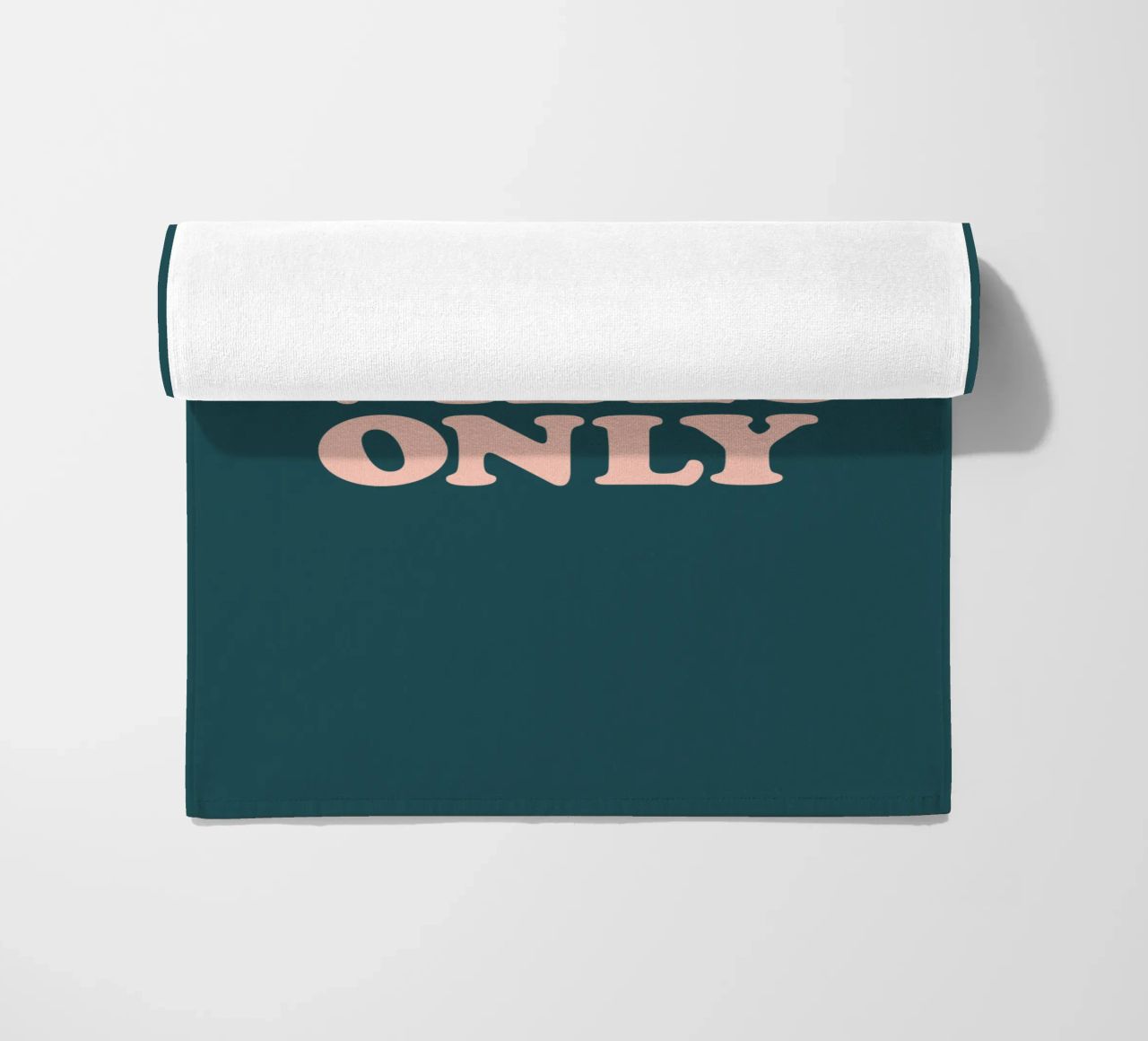 Good Vibes Only Retro Typography Design telo mare da THE MOTIVATED TYPE