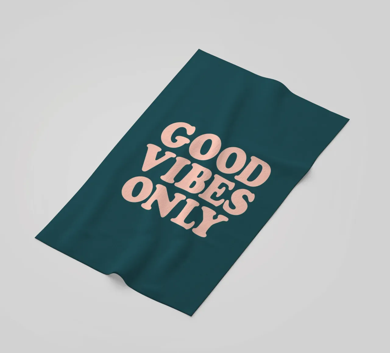 Good Vibes Only Retro Typography Design telo mare da THE MOTIVATED TYPE