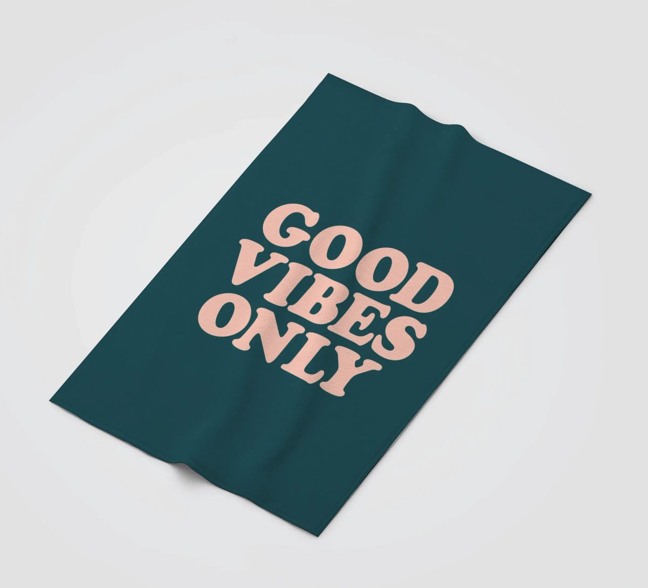 Good Vibes Only Retro Typography Design coperta in pile da THE MOTIVATED TYPE