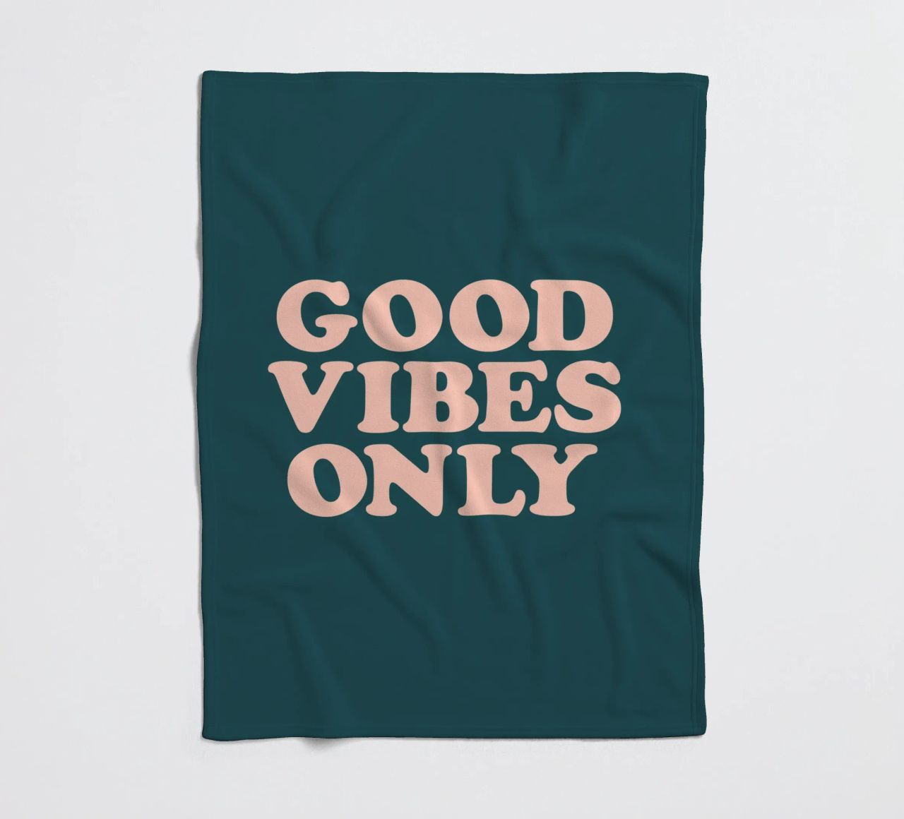Good Vibes Only Retro Typography Design coperta in pile da THE MOTIVATED TYPE
